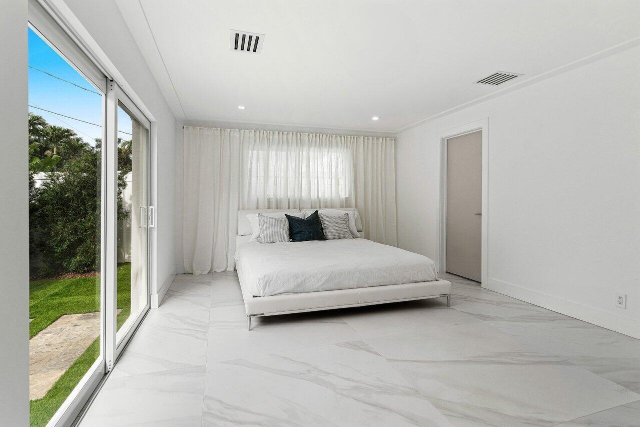 902 SW 27th Pl Boynton Beach, FL 33435