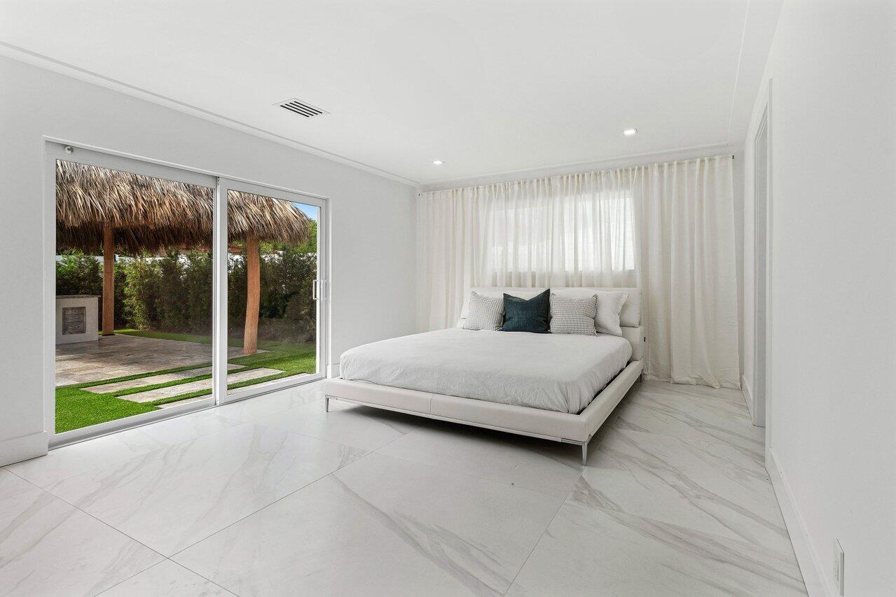 902 SW 27th Pl Boynton Beach, FL 33435