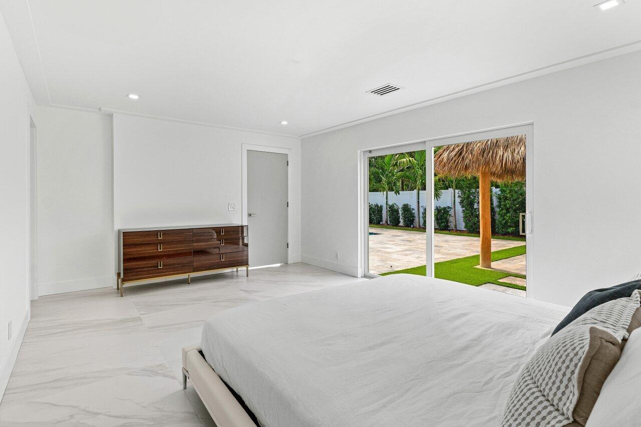 902 SW 27th Pl Boynton Beach, FL 33435