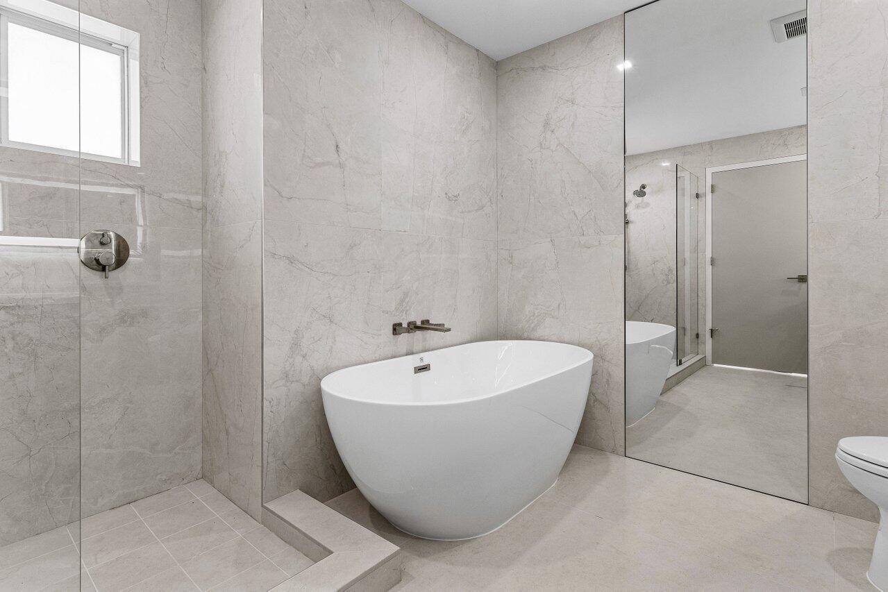 902 SW 27th Pl Boynton Beach, FL 33435