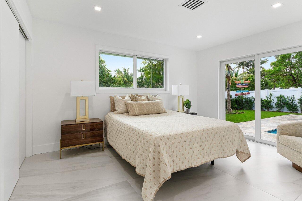 902 SW 27th Pl Boynton Beach, FL 33435