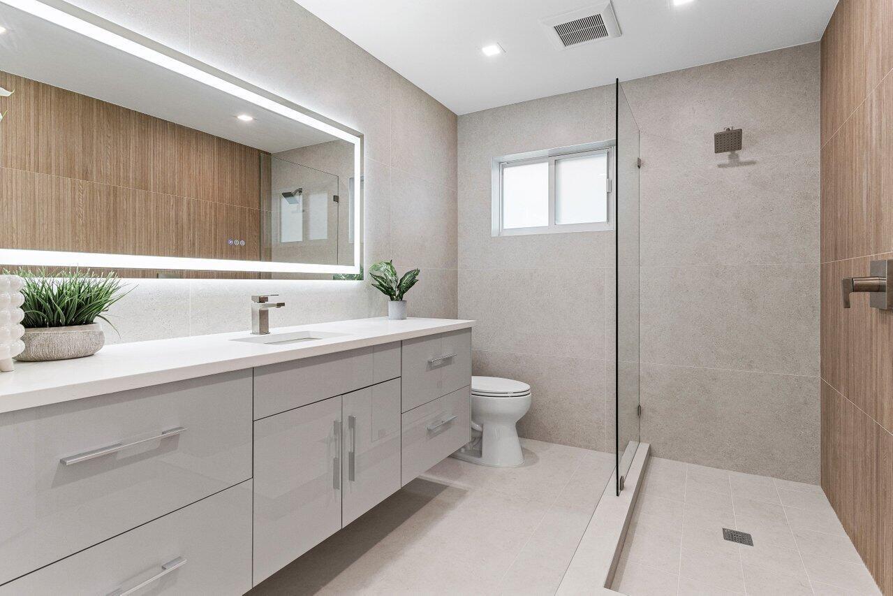 902 SW 27th Pl Boynton Beach, FL 33435