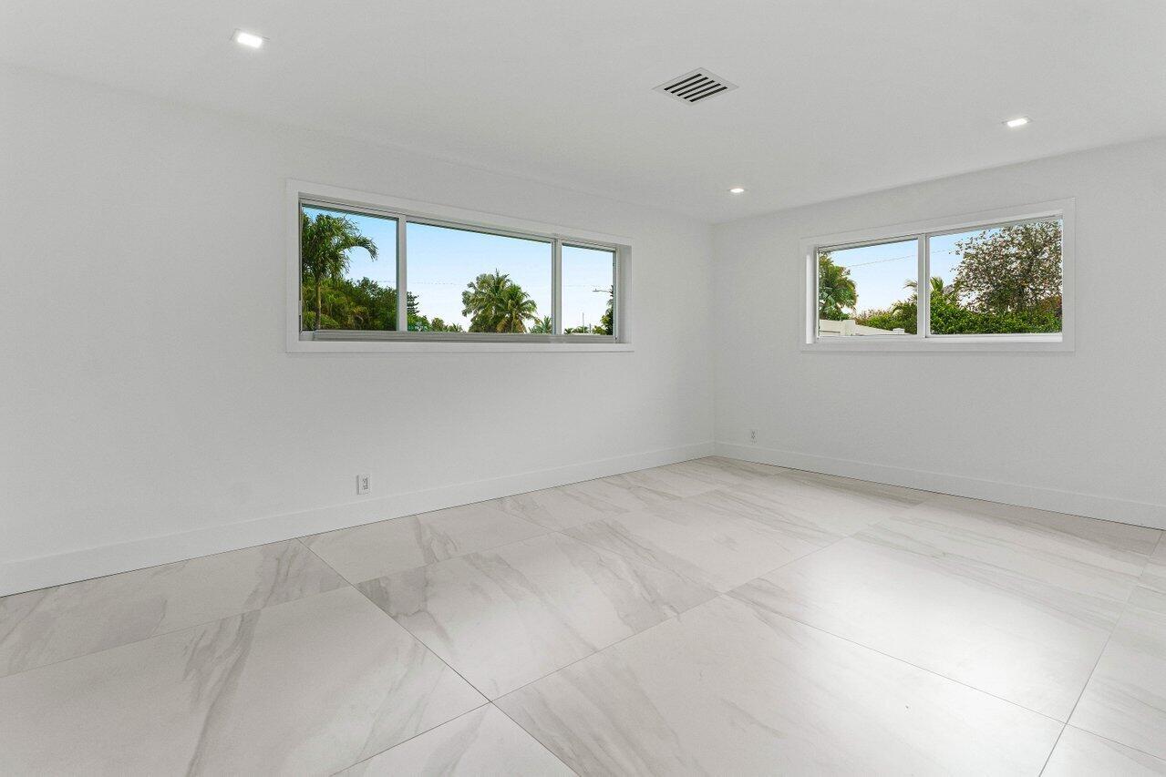 902 SW 27th Pl Boynton Beach, FL 33435