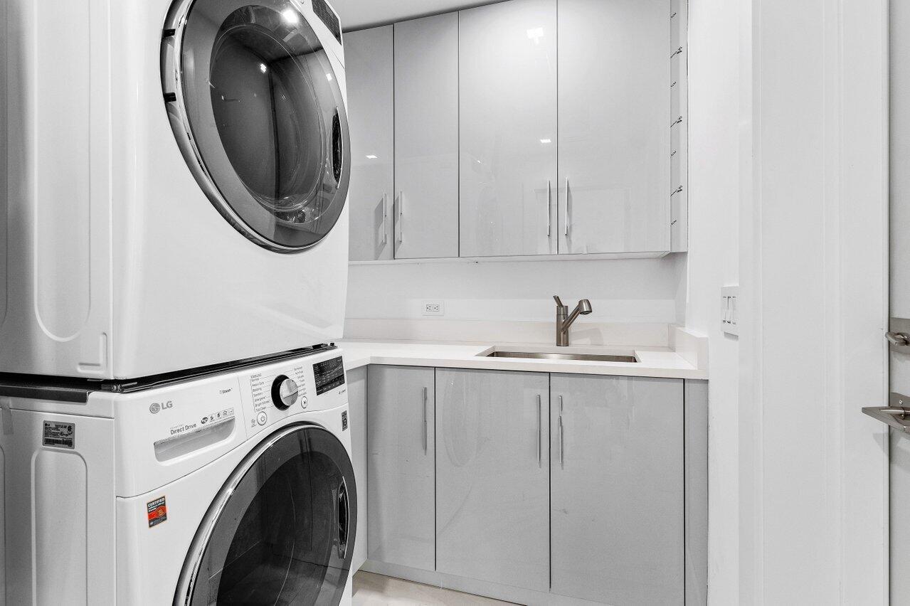 902 SW 27th Pl Boynton Beach, FL 33435