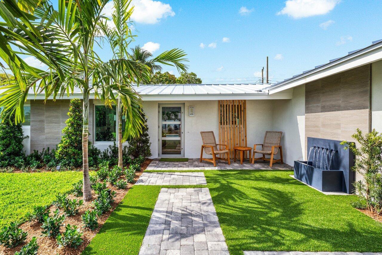 902 SW 27th Pl Boynton Beach, FL 33435