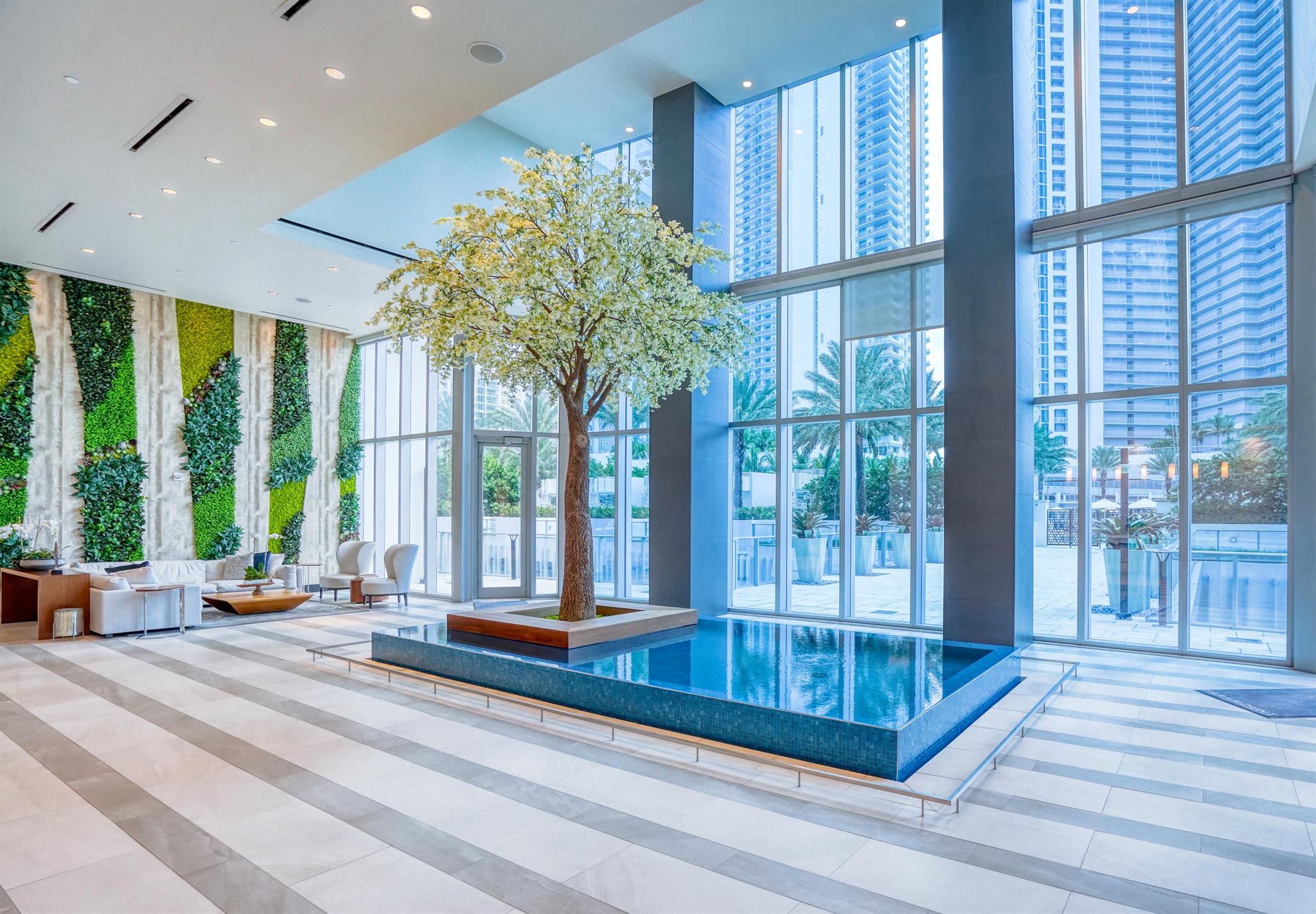 image Paramount Miami Worldcent43