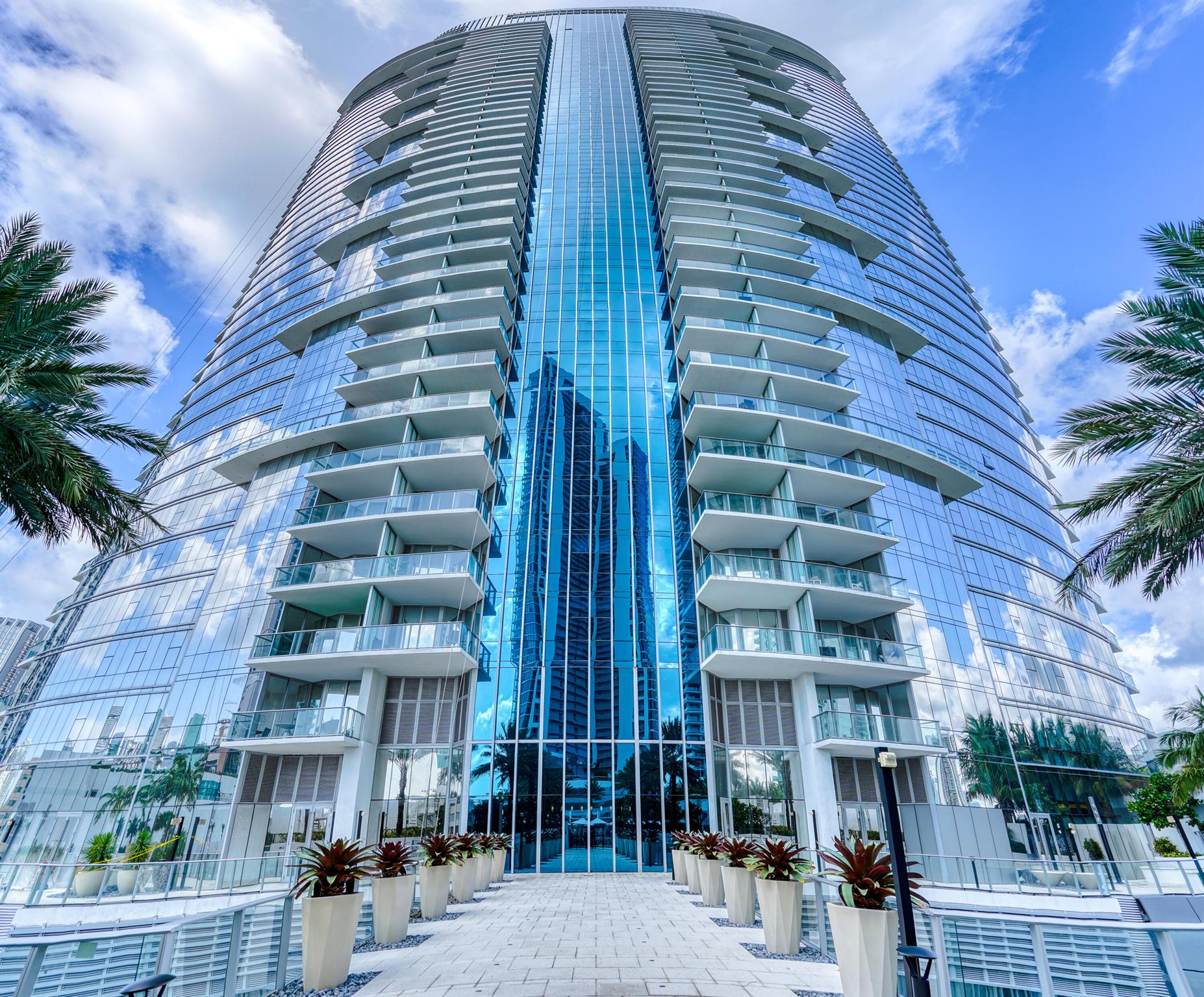image Paramount Miami Worldcent50