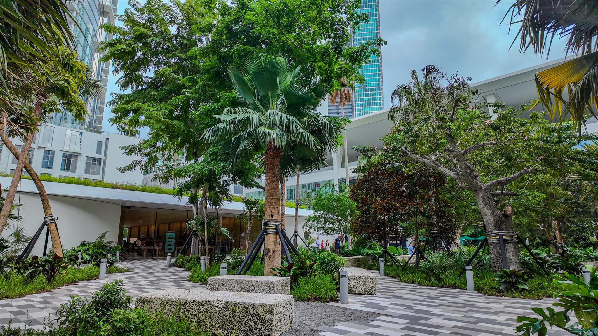 image Paramount Miami Worldcent76