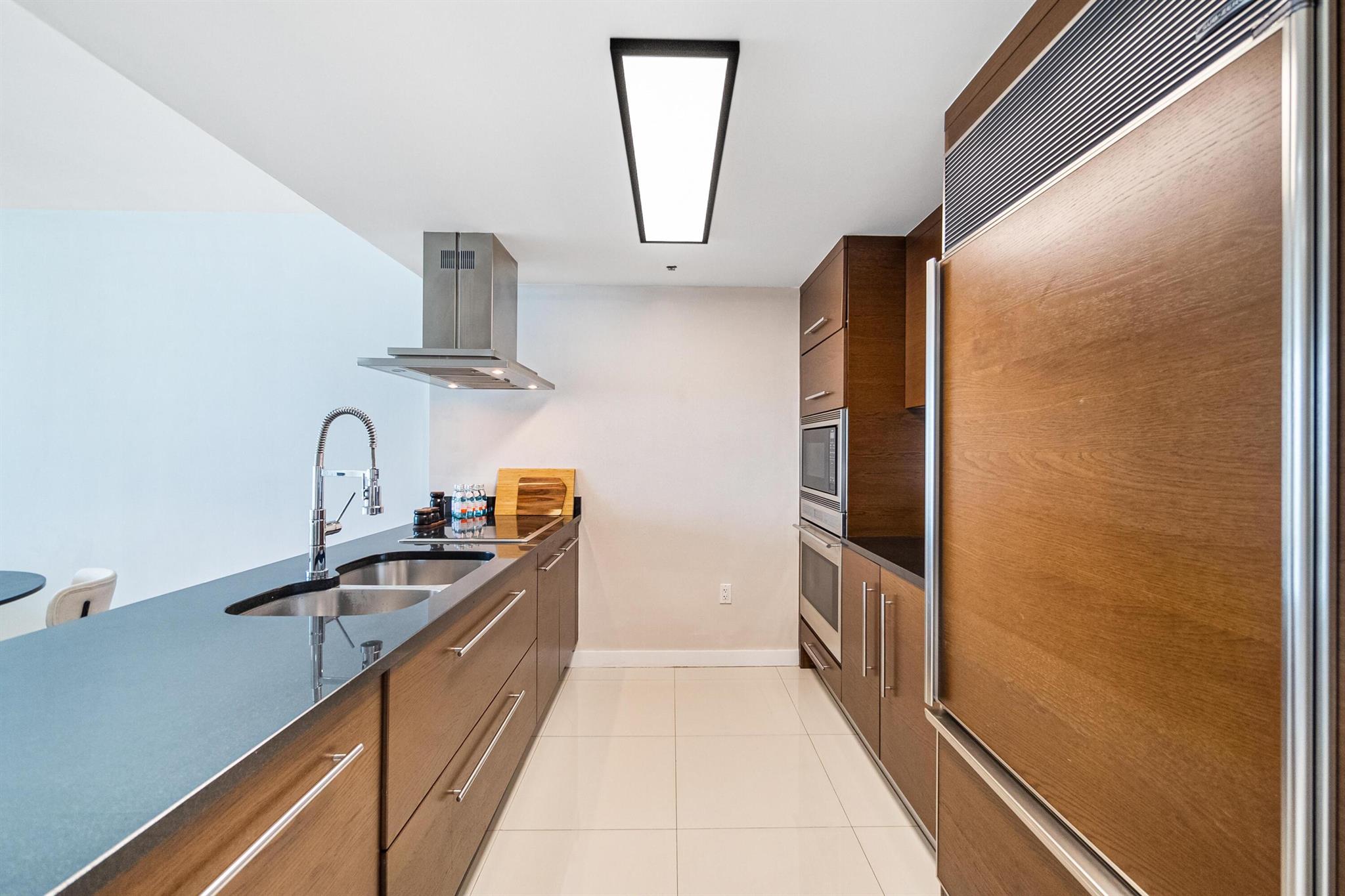 image ICON BRICKELL NO TWO11