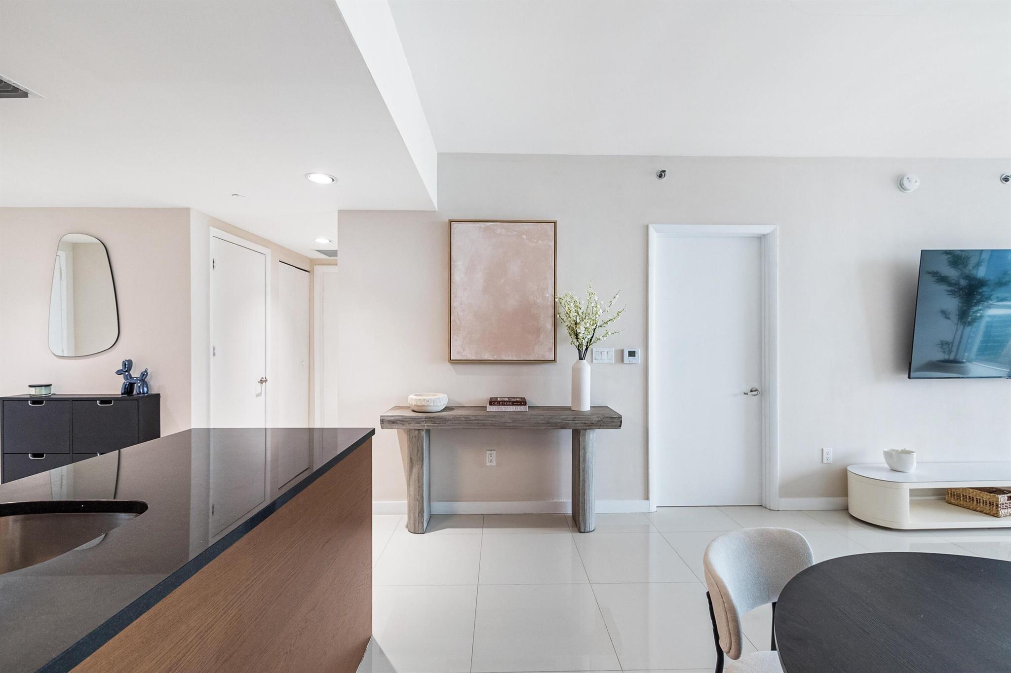 image ICON BRICKELL NO TWO12