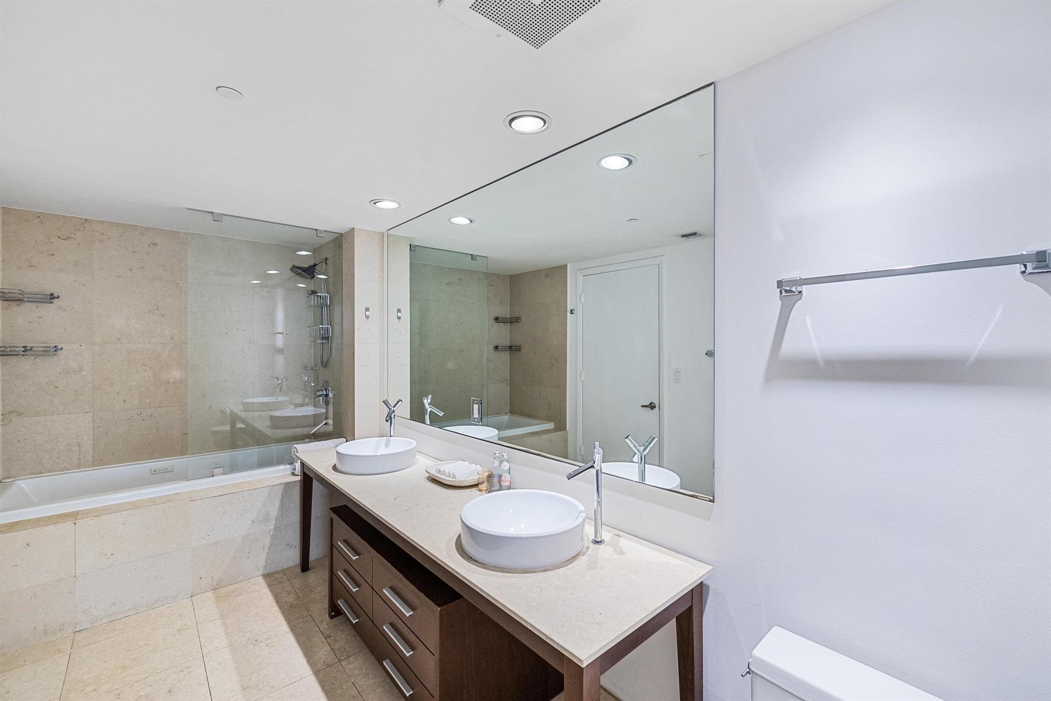 image ICON BRICKELL NO TWO19