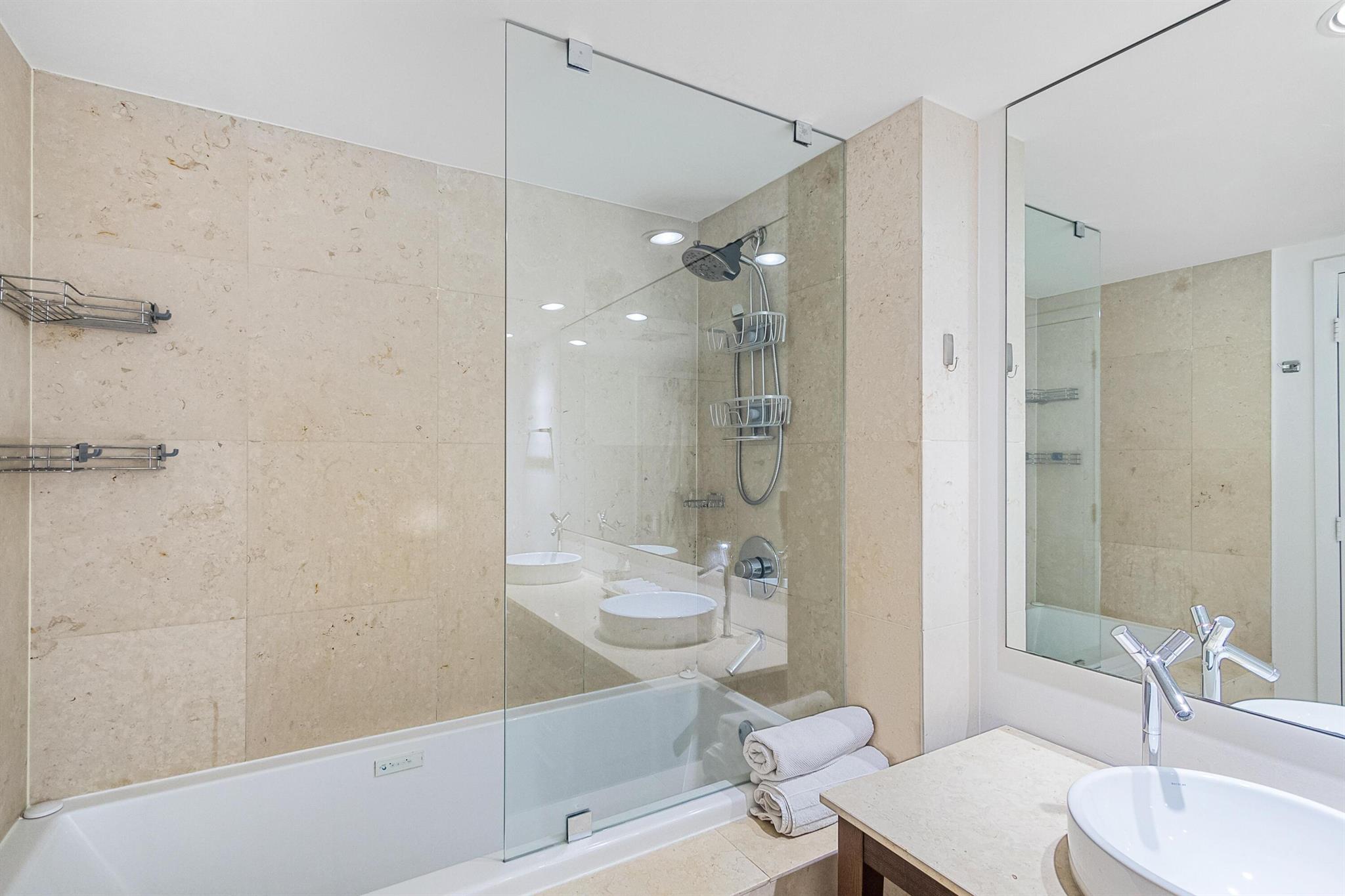 image ICON BRICKELL NO TWO20
