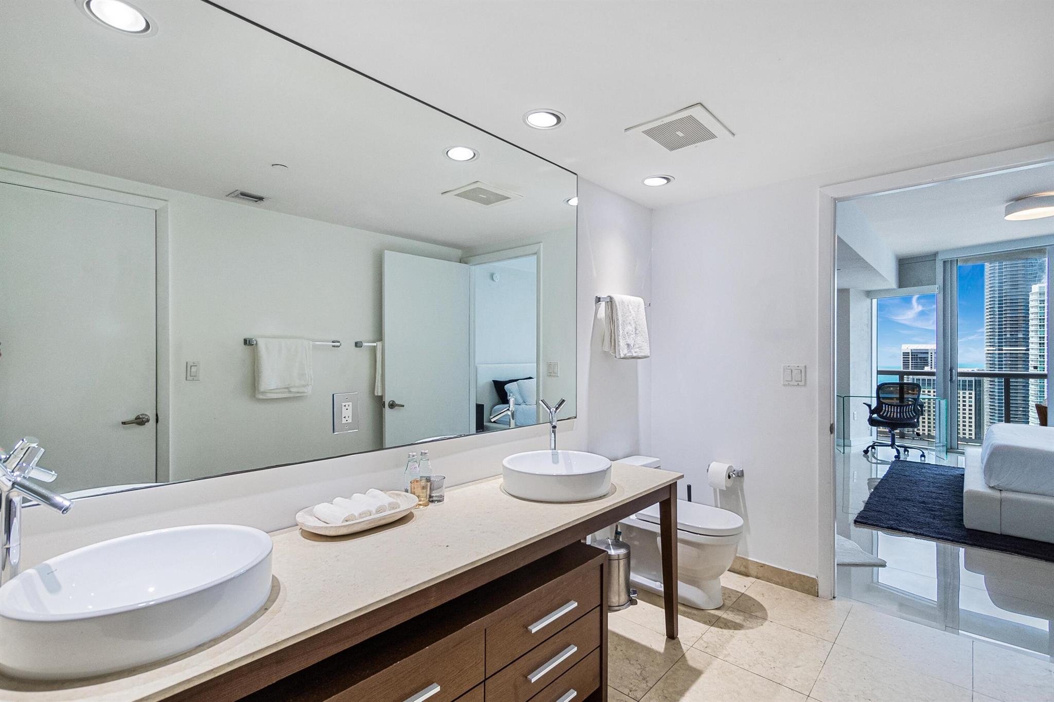 image ICON BRICKELL NO TWO21