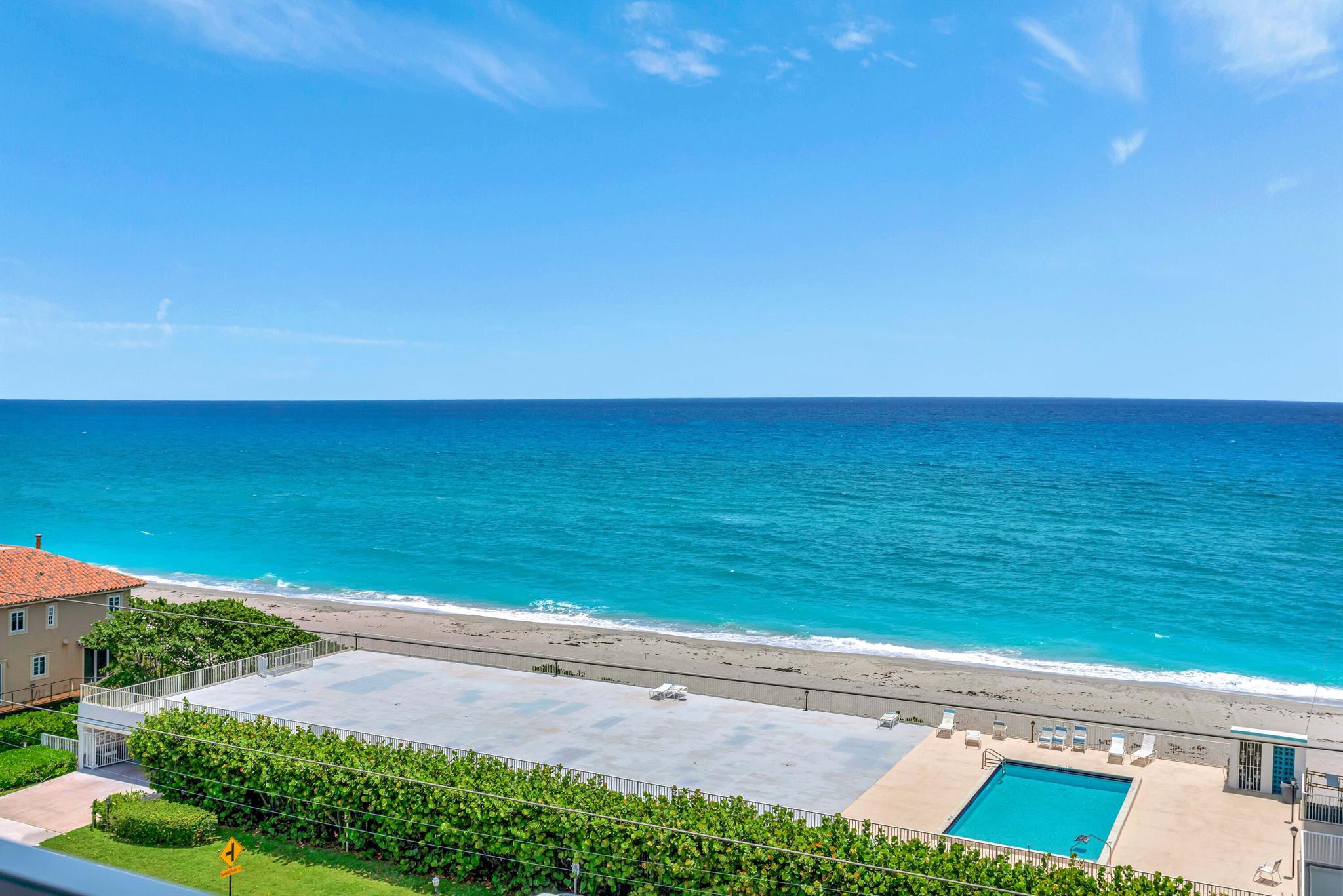911 Ocean Dr #704