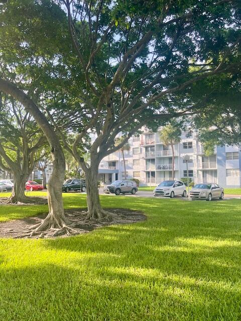 480 Executive Ctr Dr #4f