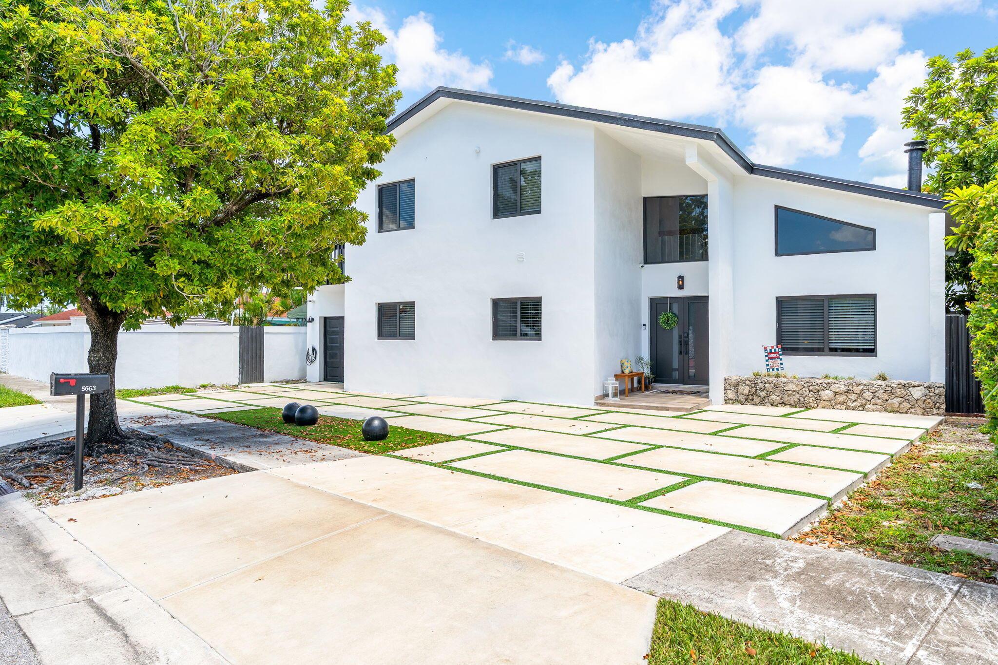 5663 SW 130th Ave