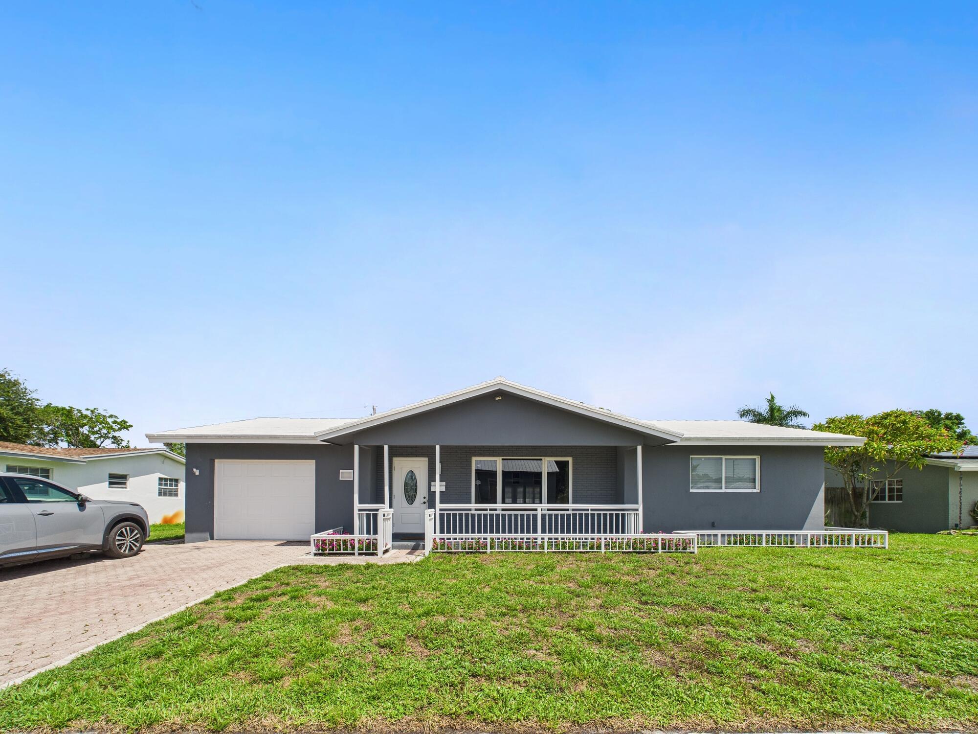 257 SW 5th St