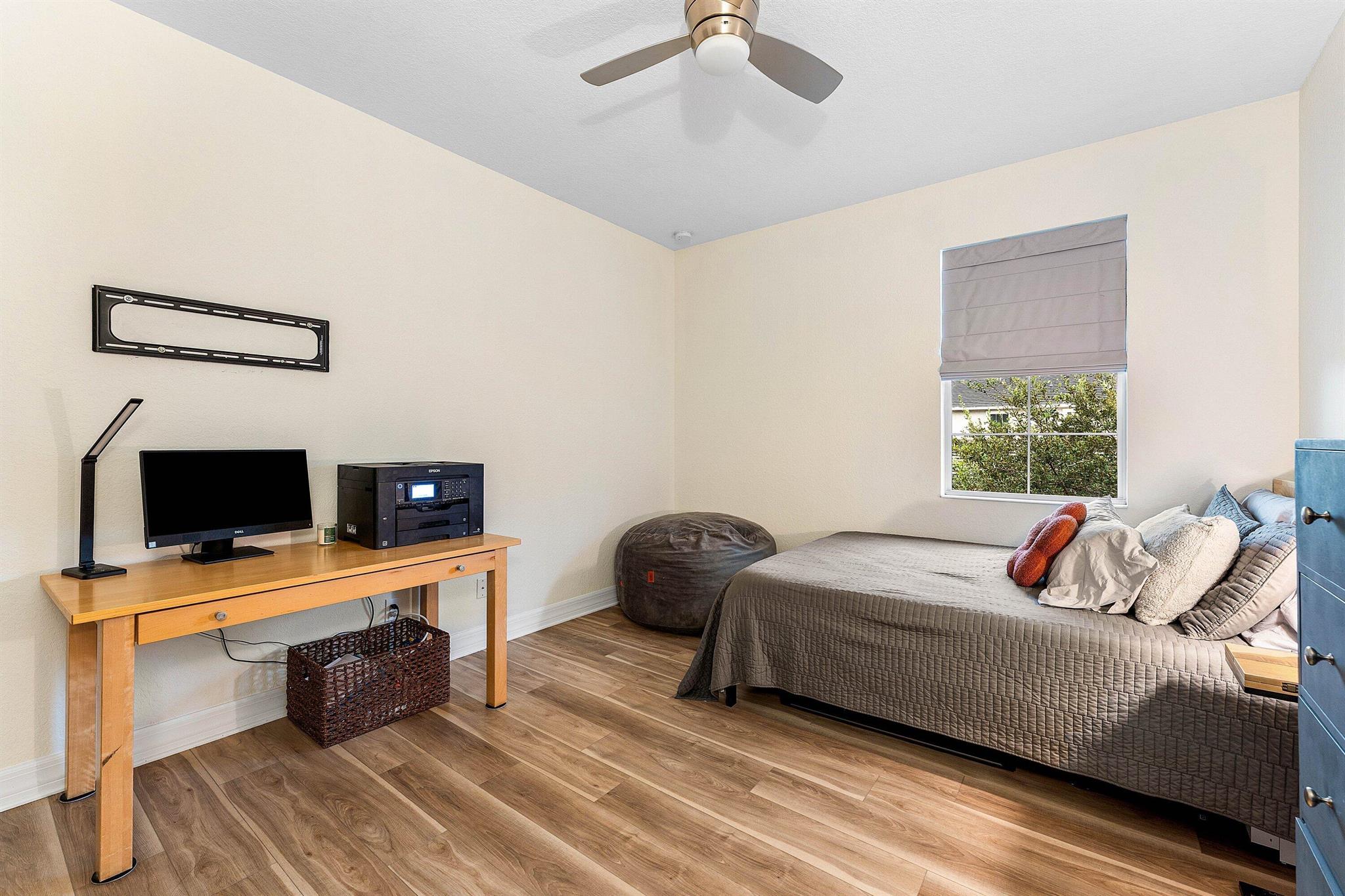 1056 Community Dr Jupiter, FL 33458