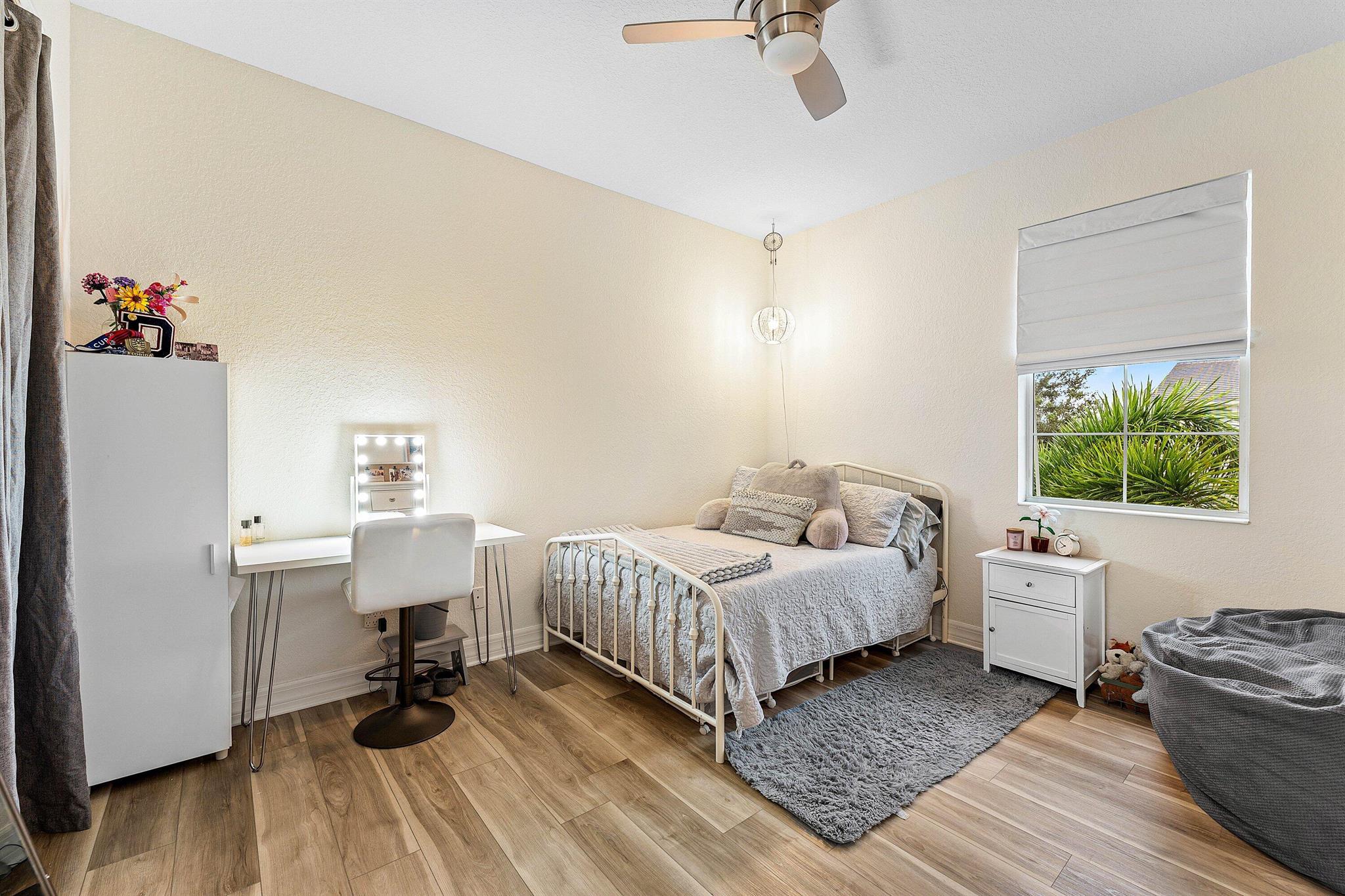 1056 Community Dr Jupiter, FL 33458