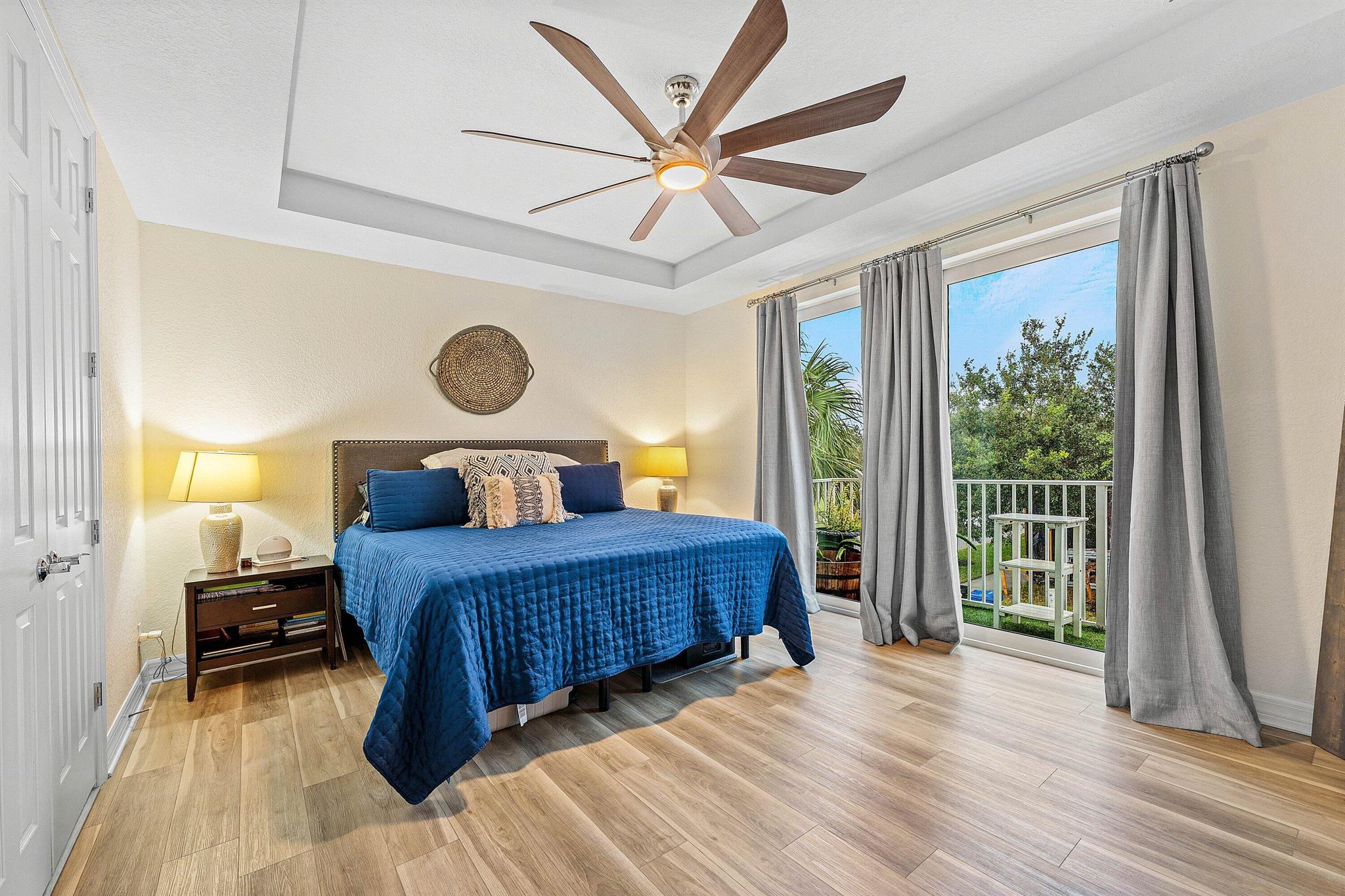 1056 Community Dr Jupiter, FL 33458