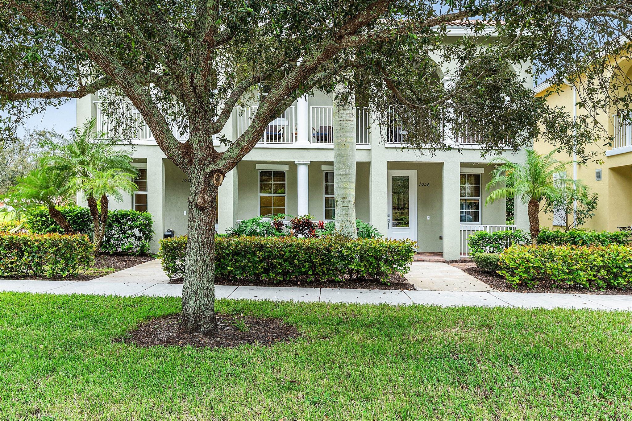 1056 Community Dr Jupiter, FL 33458