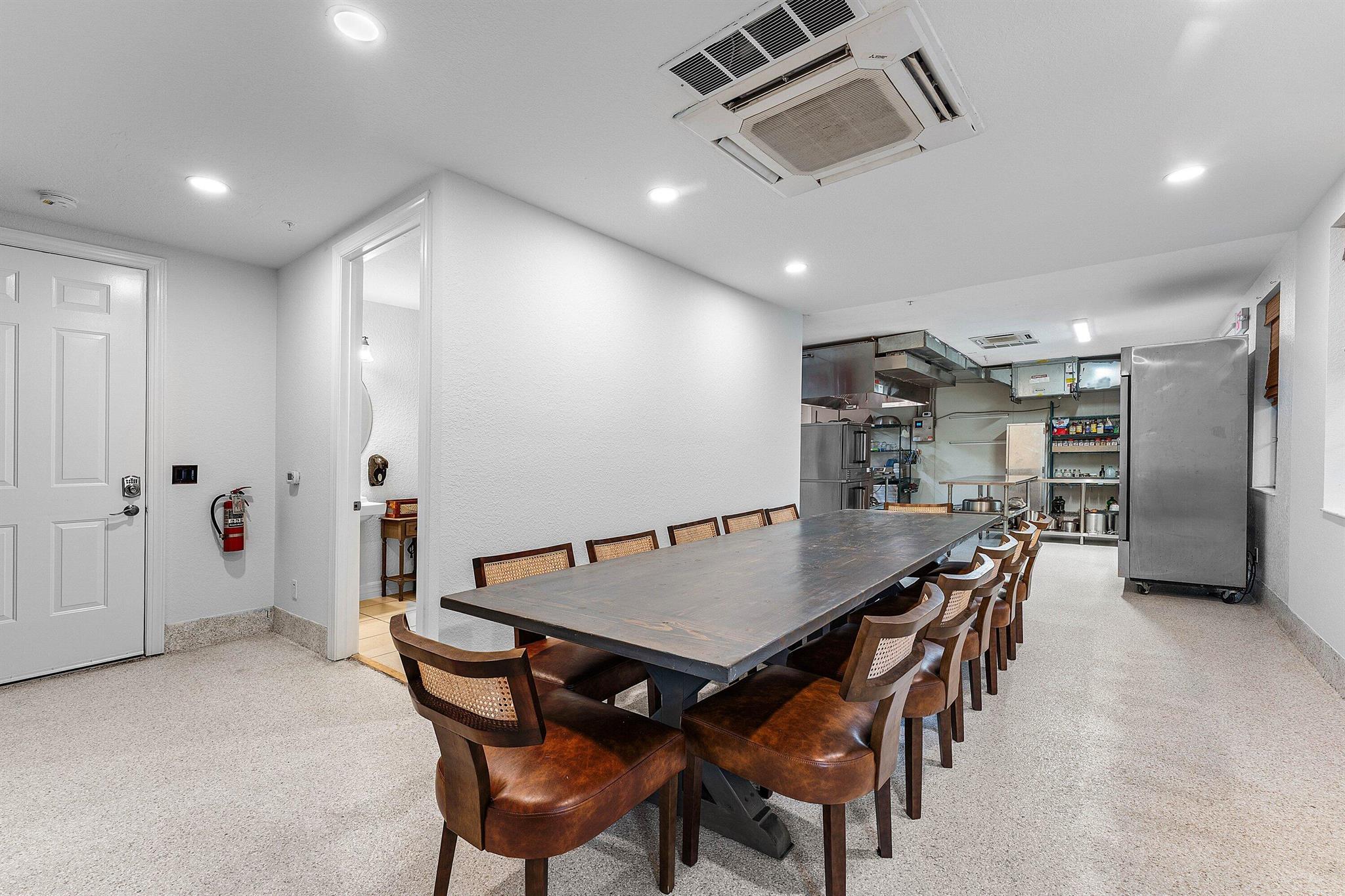 1056 Community Dr Jupiter, FL 33458