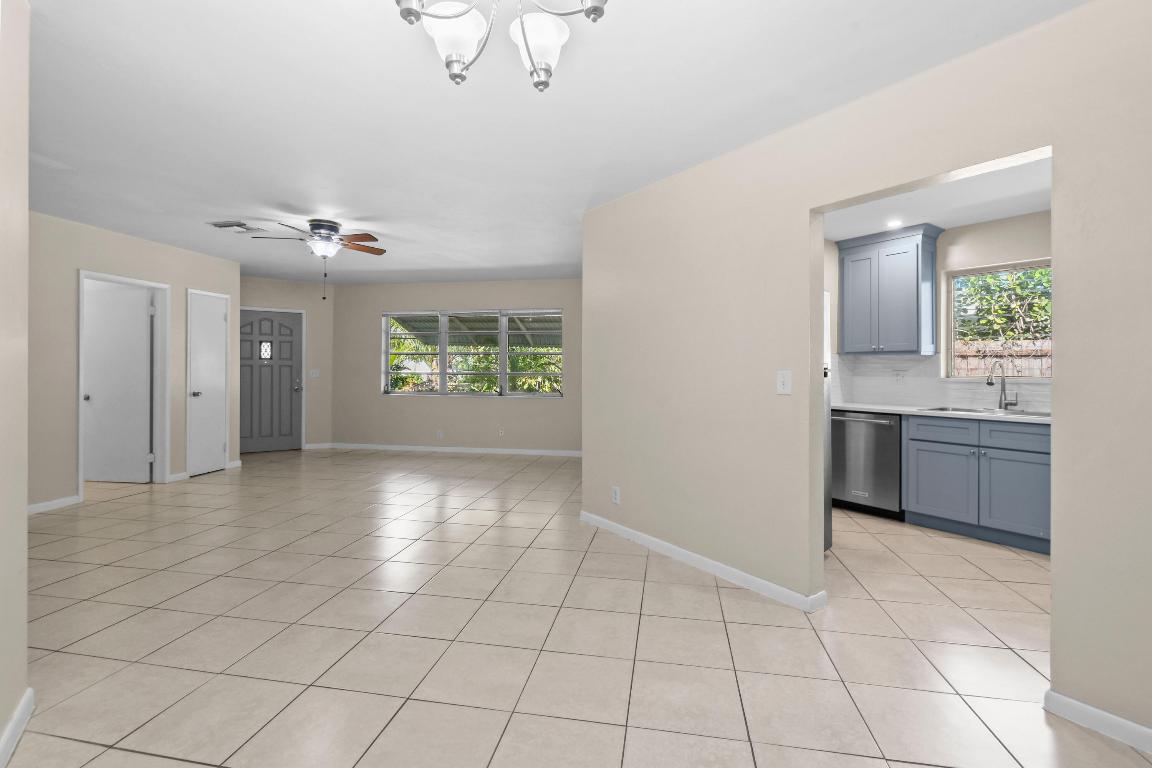 356 Cedar Tequesta, FL 33469