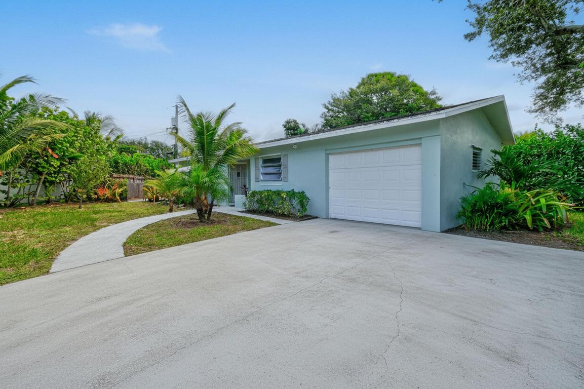 356 Cedar Tequesta, FL 33469