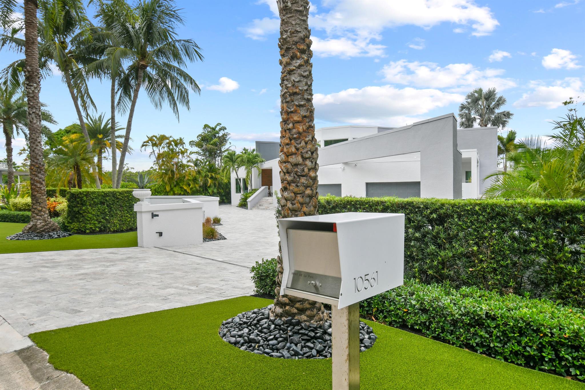 10541 SE Le Parc Jupiter, FL 33469