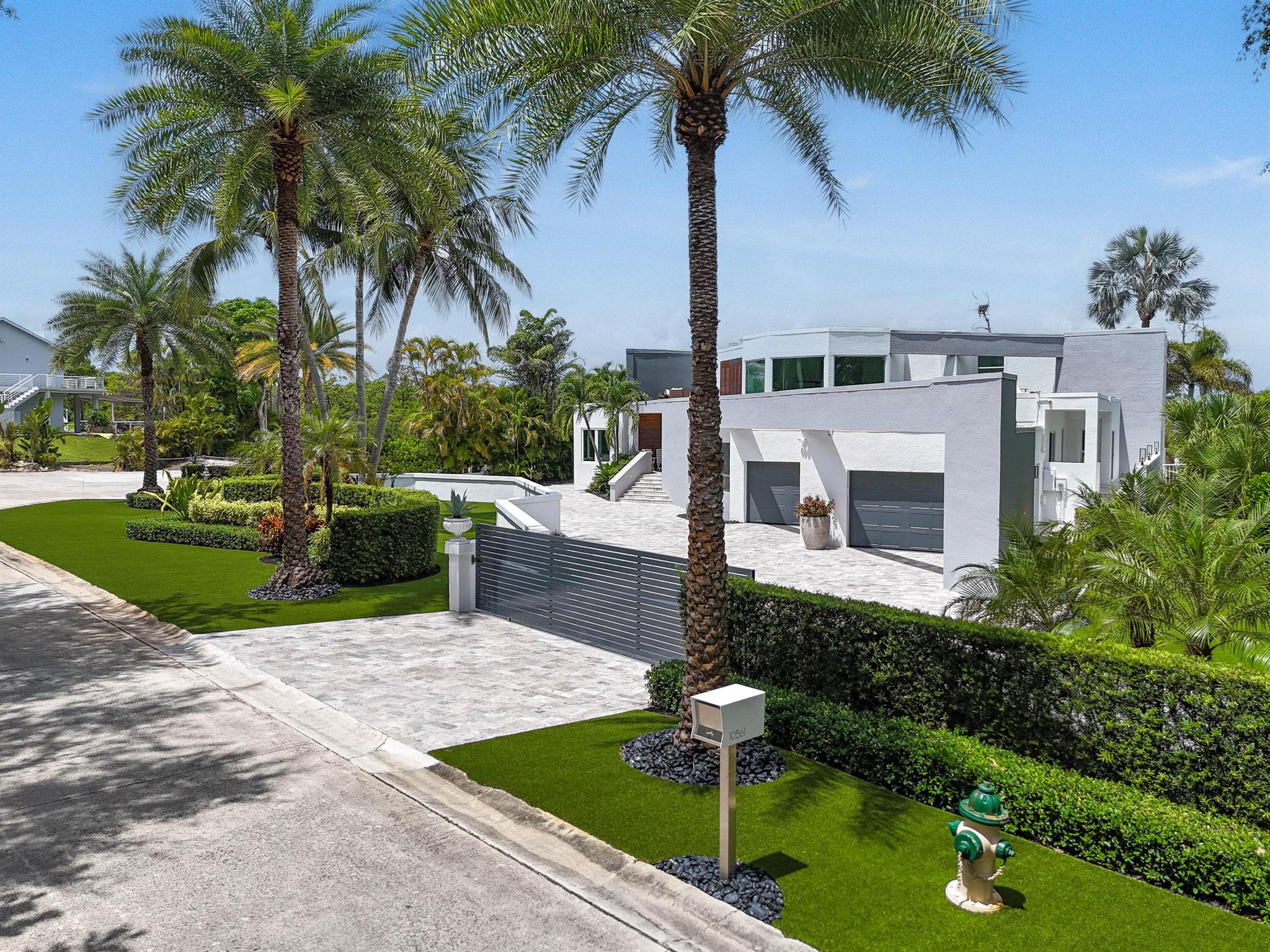 10541 SE Le Parc Jupiter, FL 33469