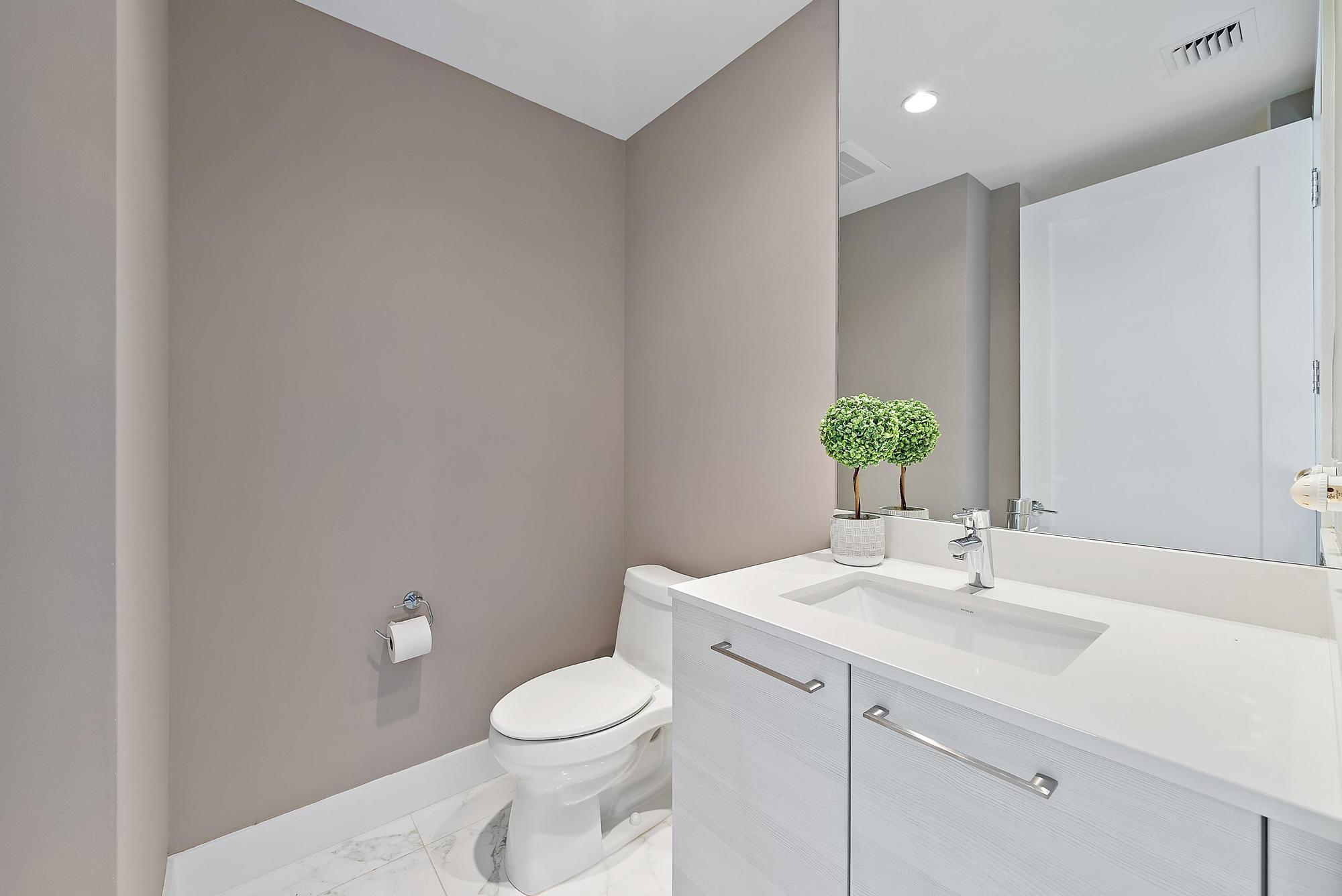 1 Water Clb Way #1604 North Palm Beach, FL 33408