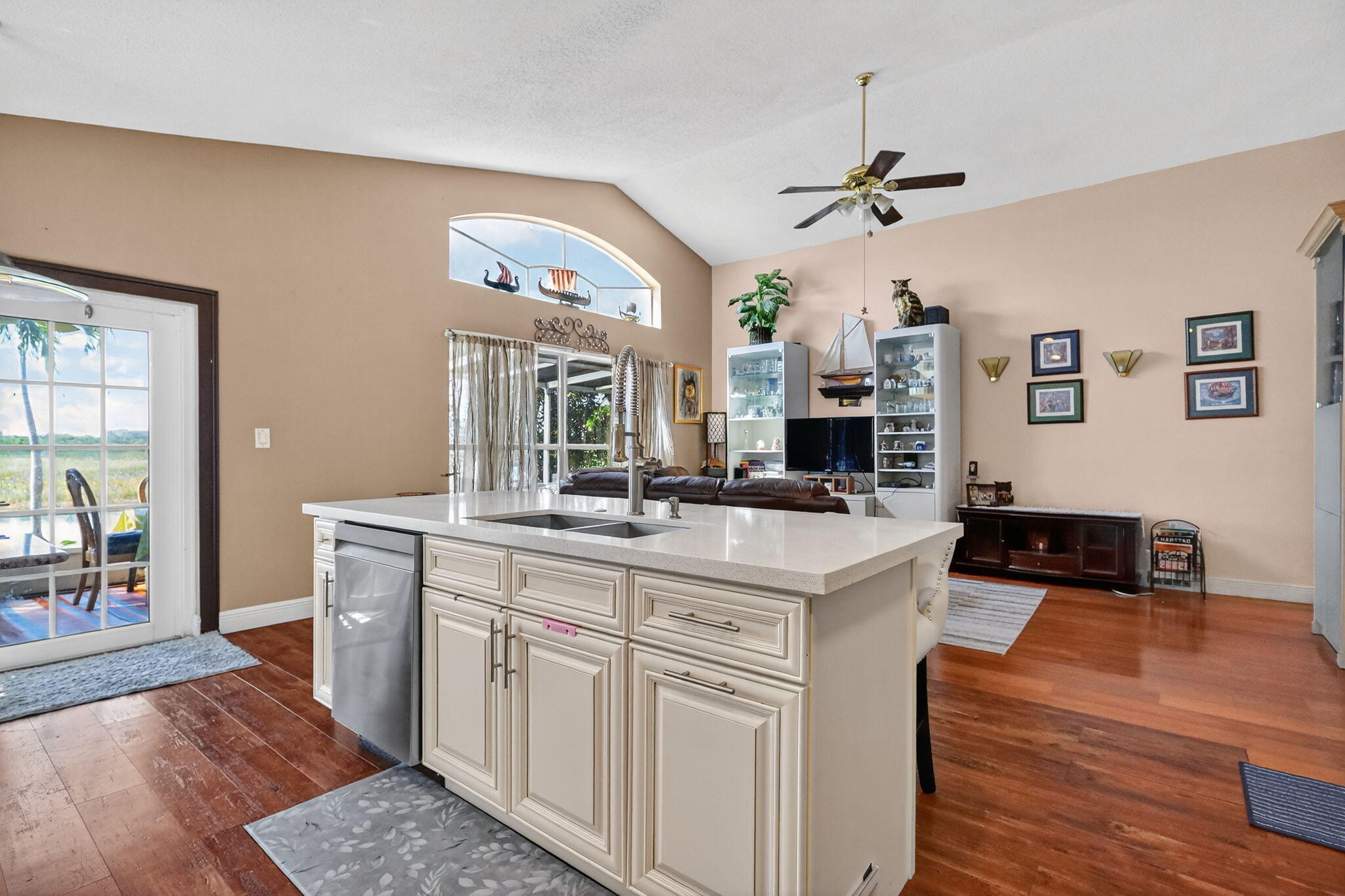 1238 NW 144th Ter Pembroke Pines, FL 33028