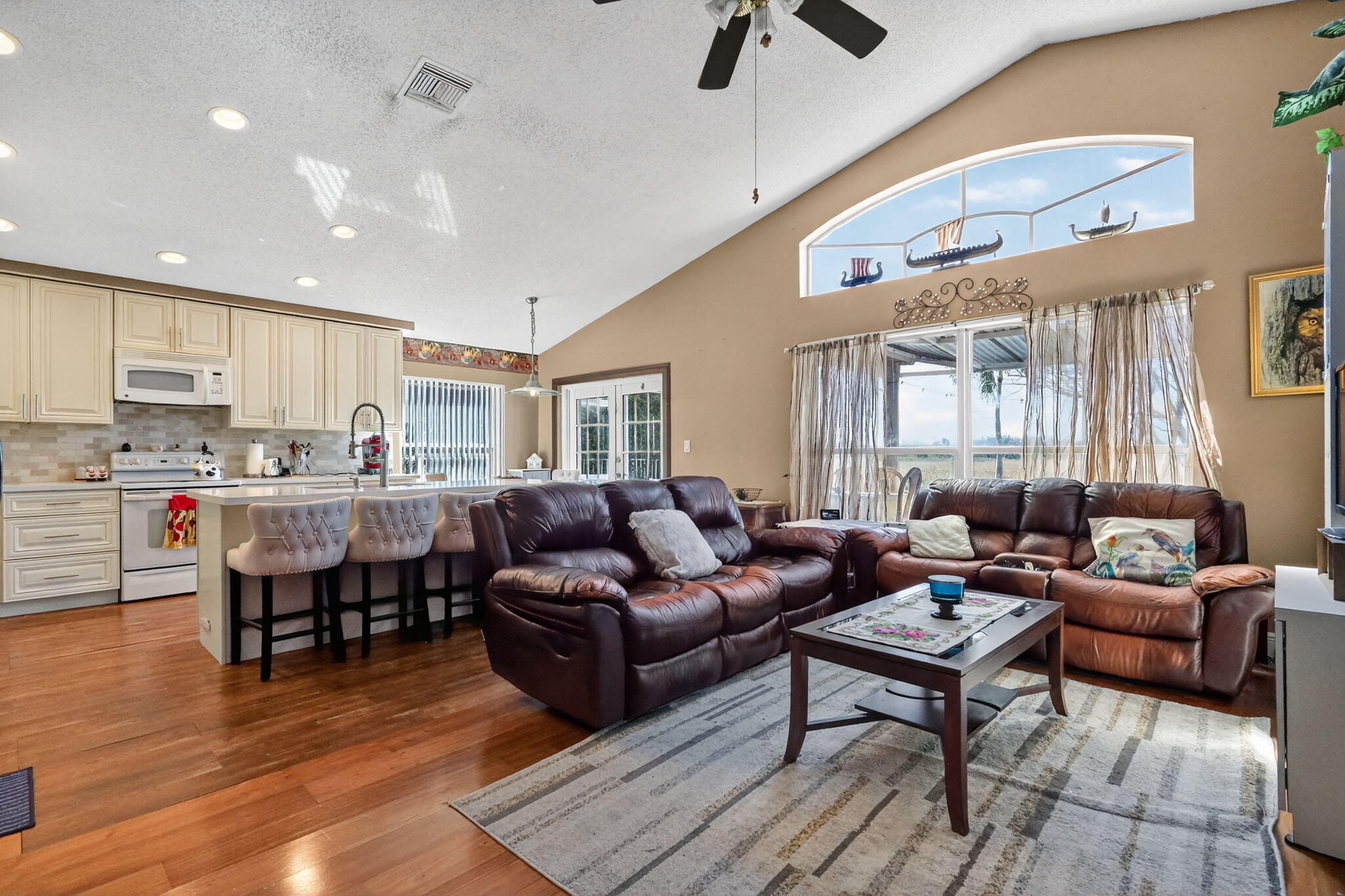 1238 NW 144th Ter Pembroke Pines, FL 33028