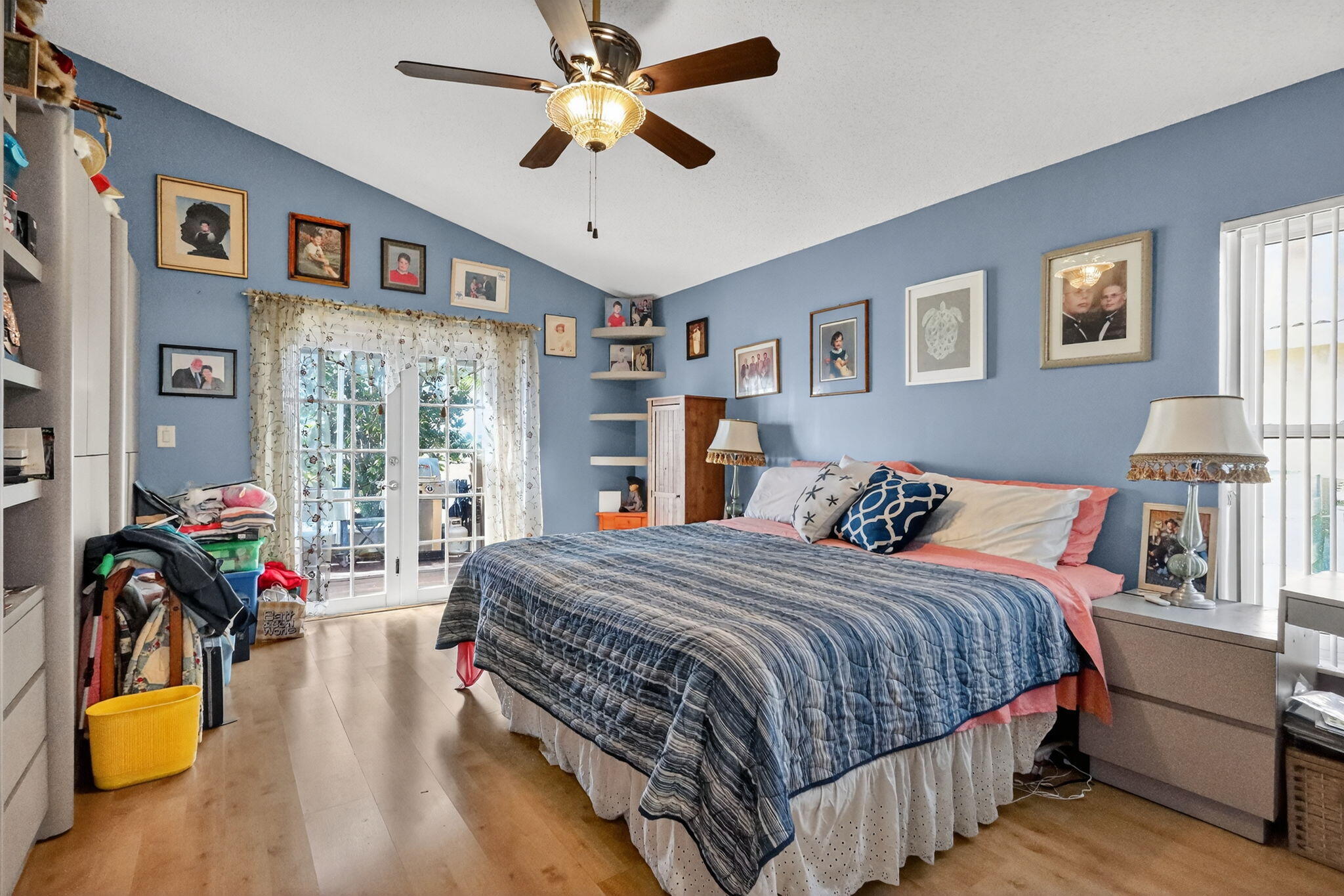 1238 NW 144th Ter Pembroke Pines, FL 33028