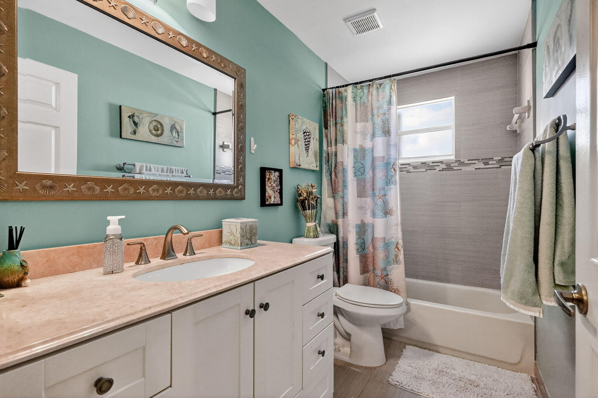 1238 NW 144th Ter Pembroke Pines, FL 33028