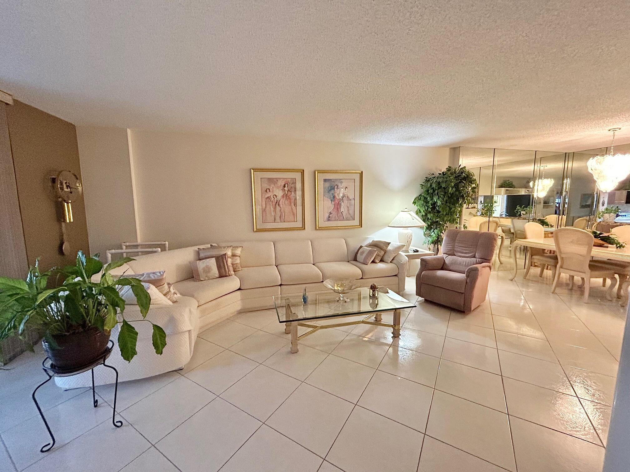 4725 Lucerne Lks Blvd #314 Lake Worth, FL 33467