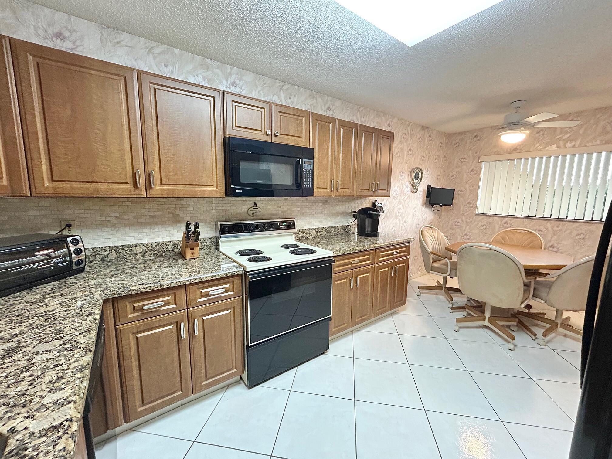 4725 Lucerne Lks Blvd #314 Lake Worth, FL 33467