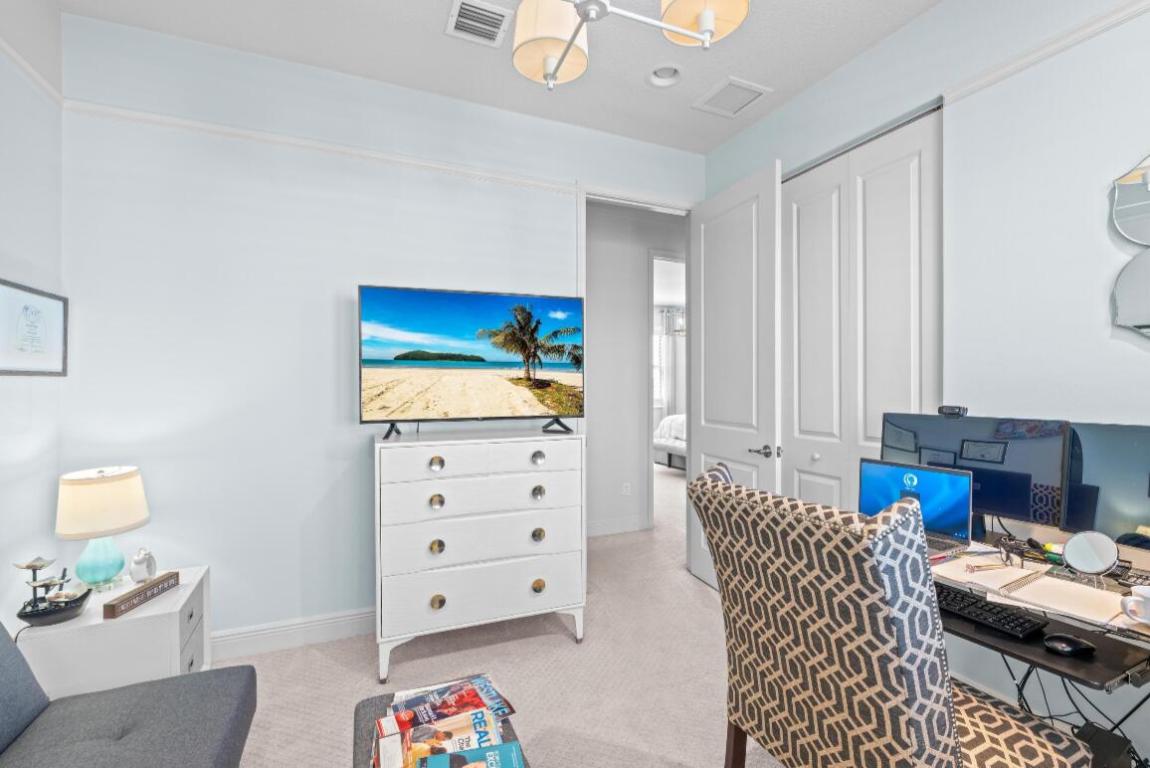 5556 Starfish Rd The Acreage, FL 33470