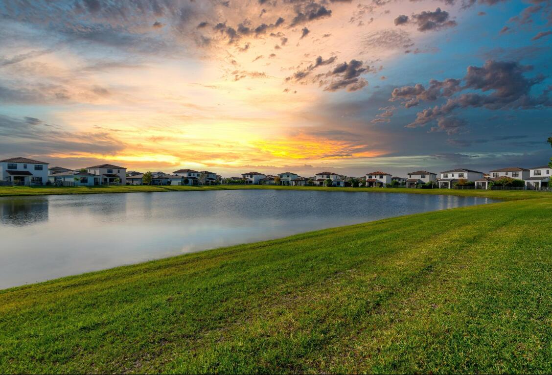 5556 Starfish Rd The Acreage, FL 33470