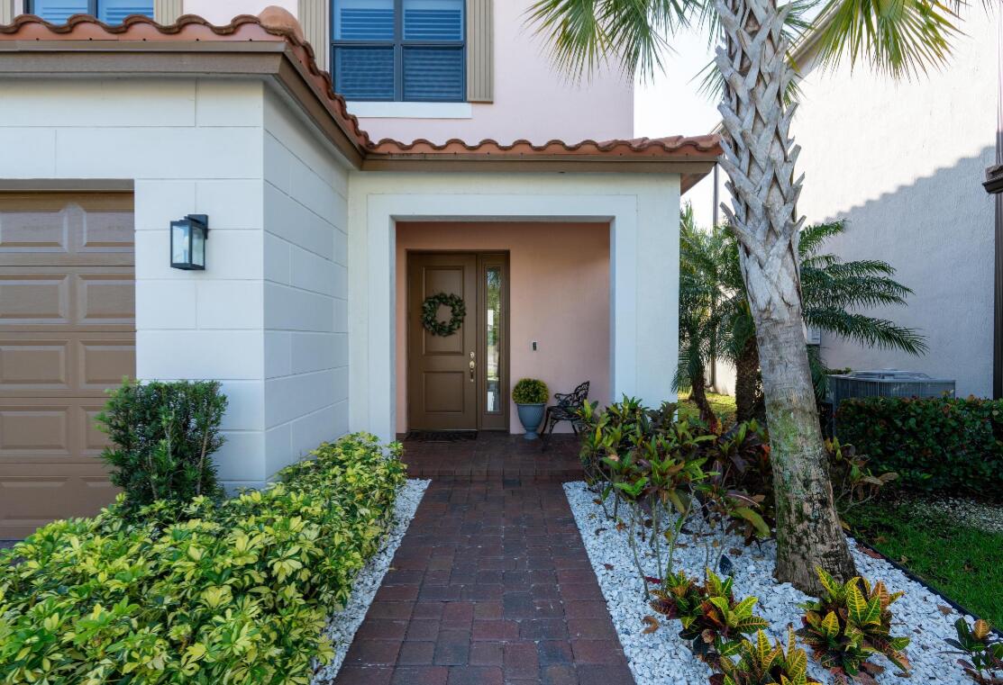 5556 Starfish Rd The Acreage, FL 33470