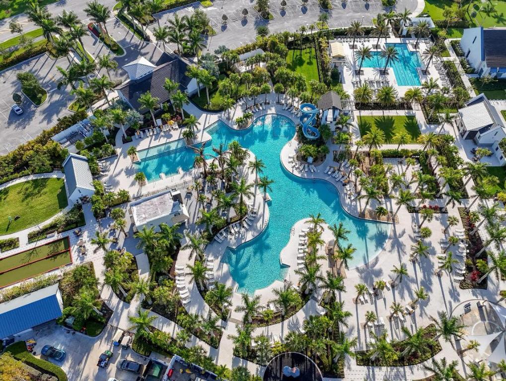 5556 Starfish Rd The Acreage, FL 33470