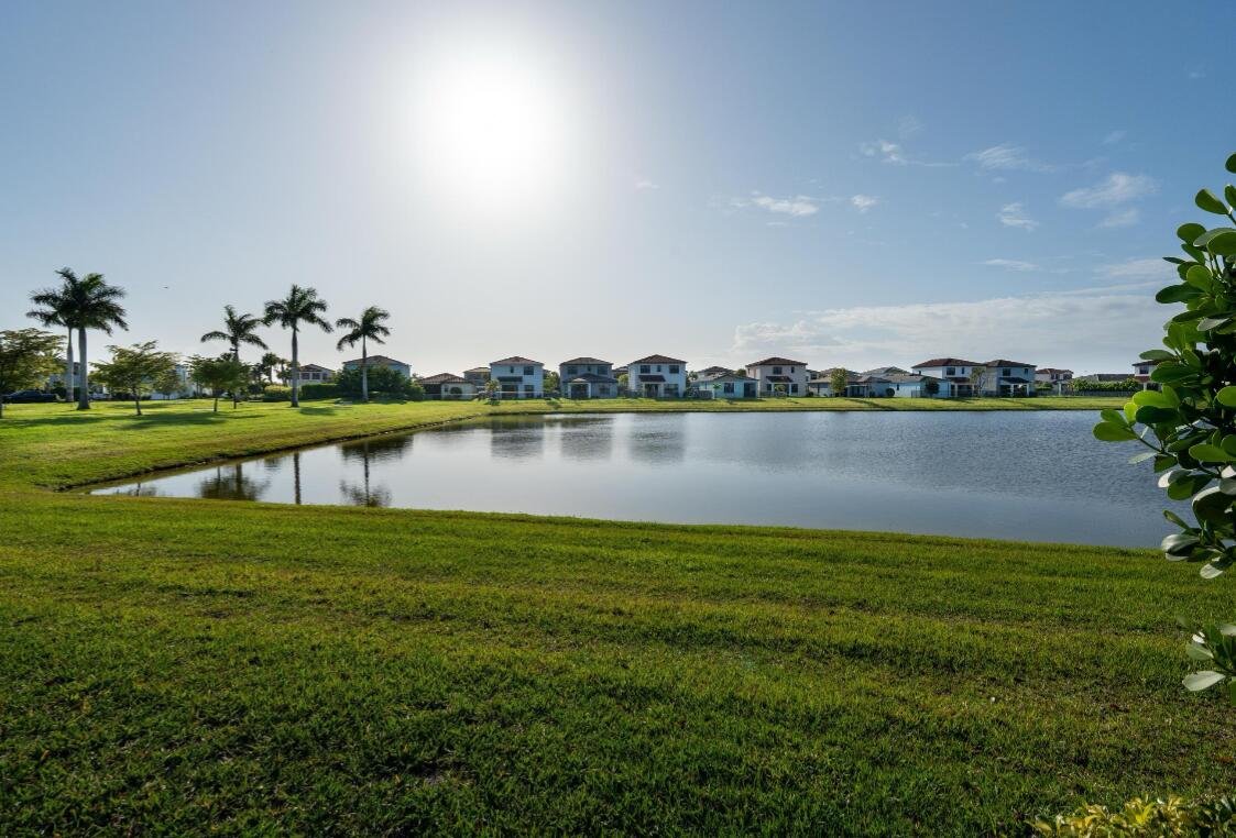 5556 Starfish Rd The Acreage, FL 33470