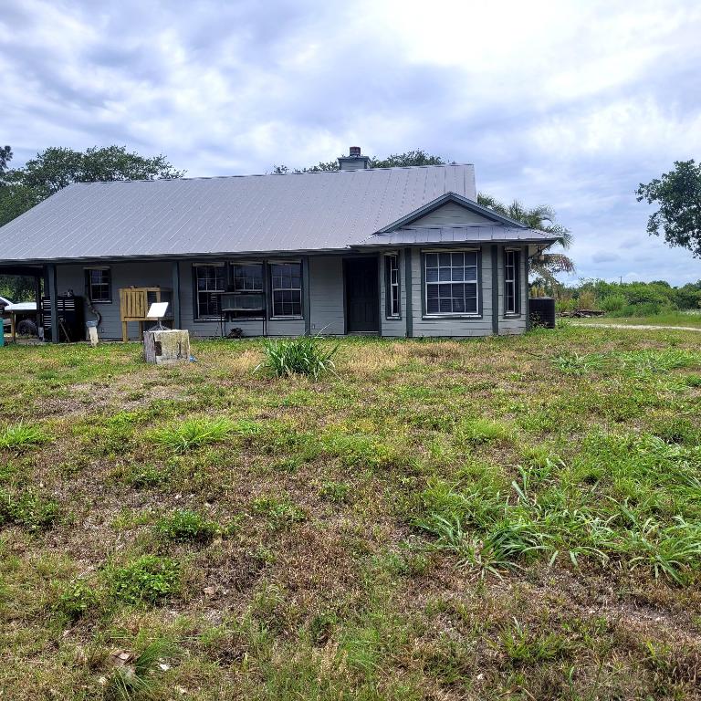 6390 SE Bridge Hobe Sound, FL 33455