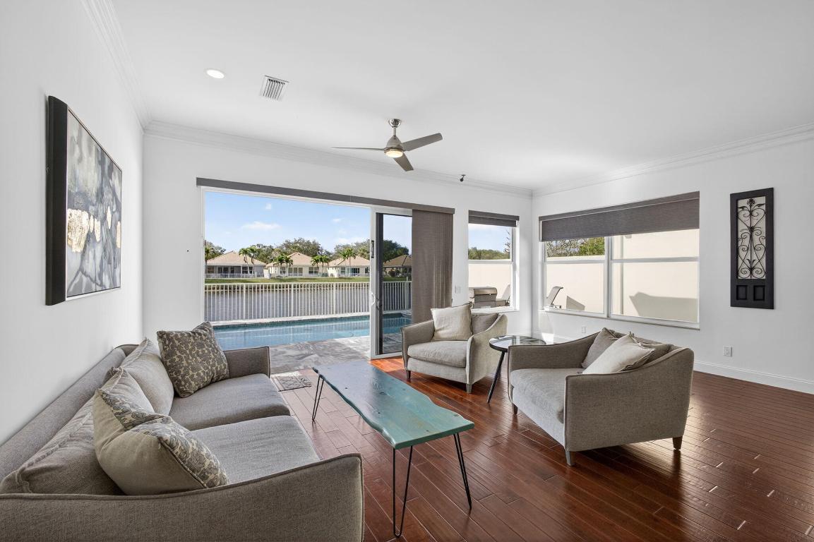 177 Hampton Jupiter, FL 33458