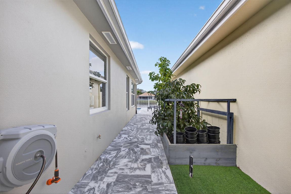 177 Hampton Jupiter, FL 33458