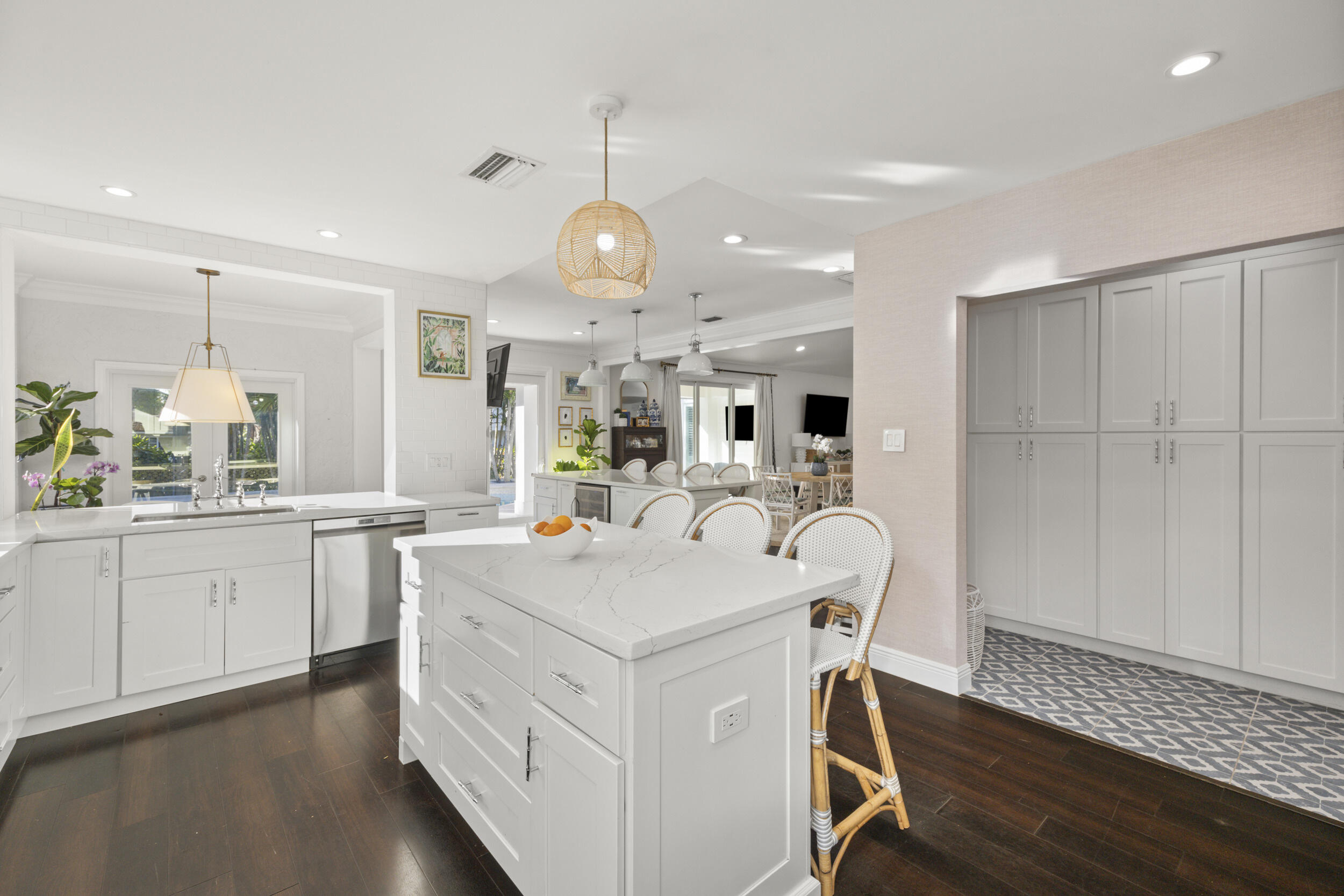 9806 SE Landing Tequesta, FL 33469