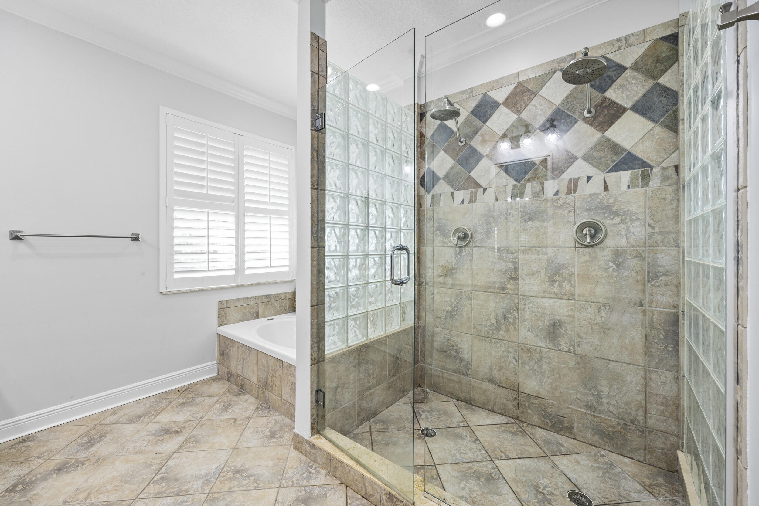 9806 SE Landing Tequesta, FL 33469