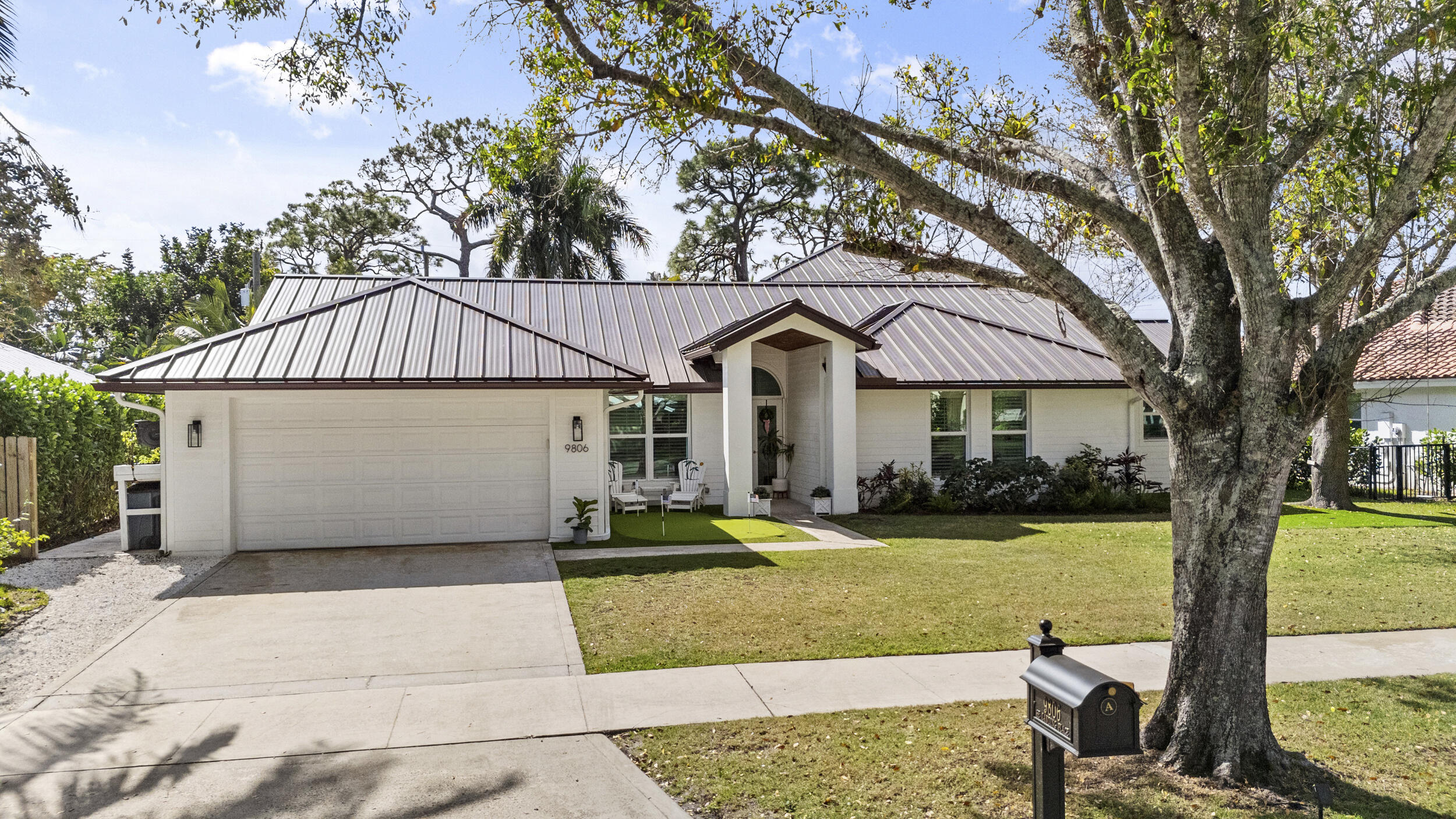 9806 SE Landing Tequesta, FL 33469