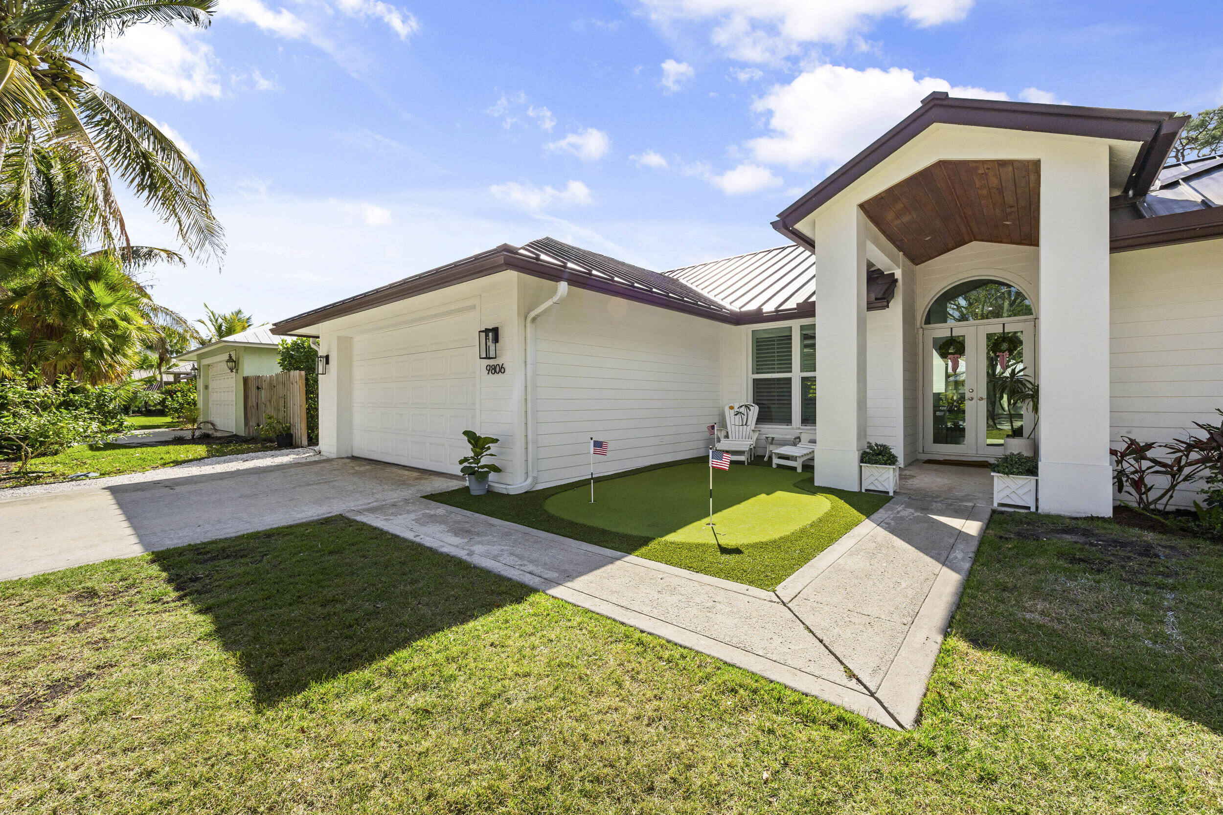 9806 SE Landing Tequesta, FL 33469