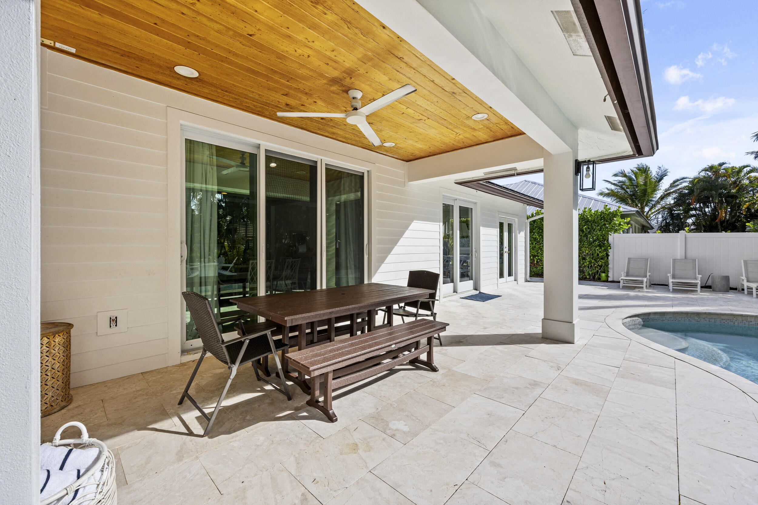 9806 SE Landing Tequesta, FL 33469